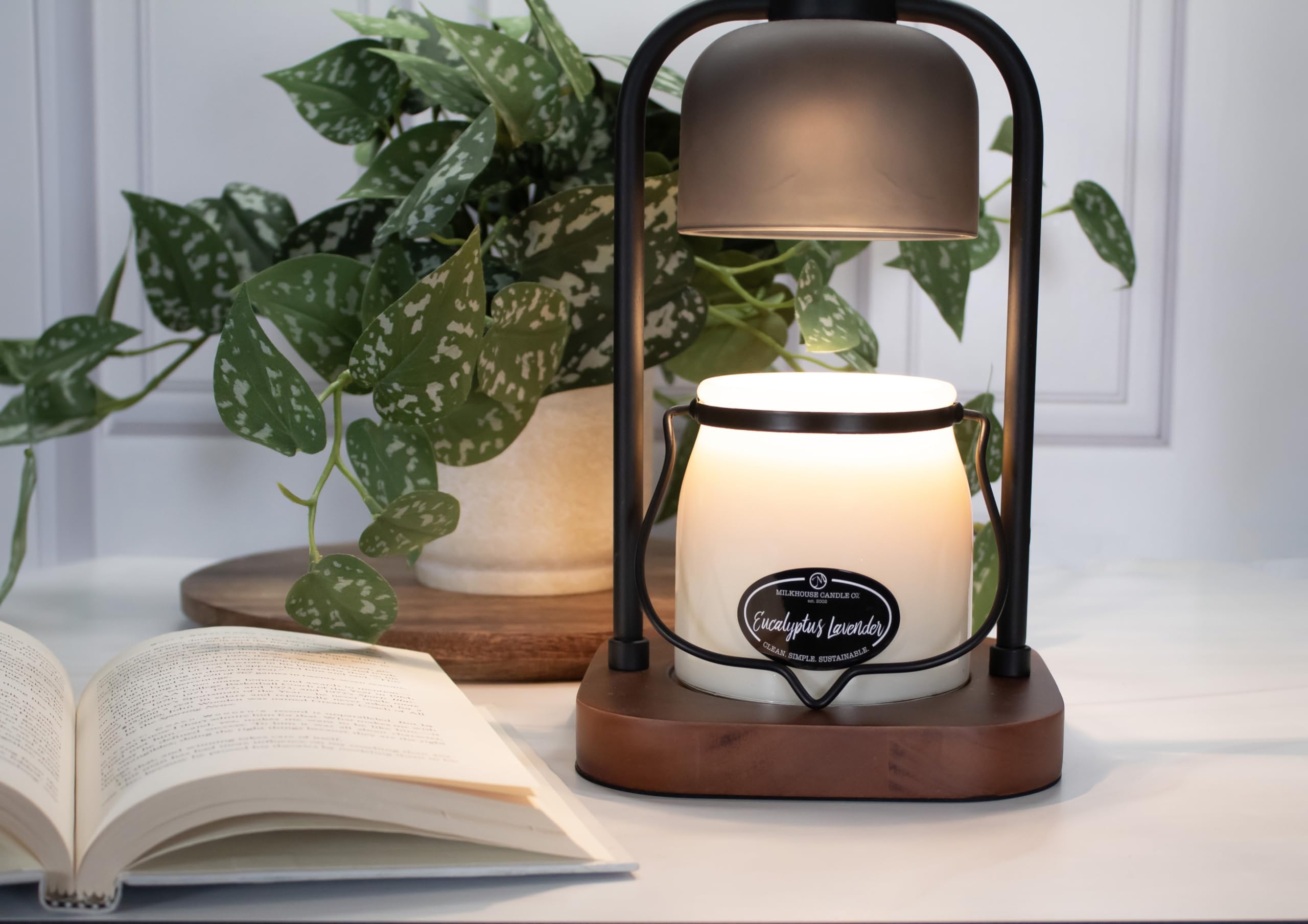 Milkhouse Candle - Vela aromática de soja con aroma a crema, aroma de eucalipto, lavanda, 16 onzas