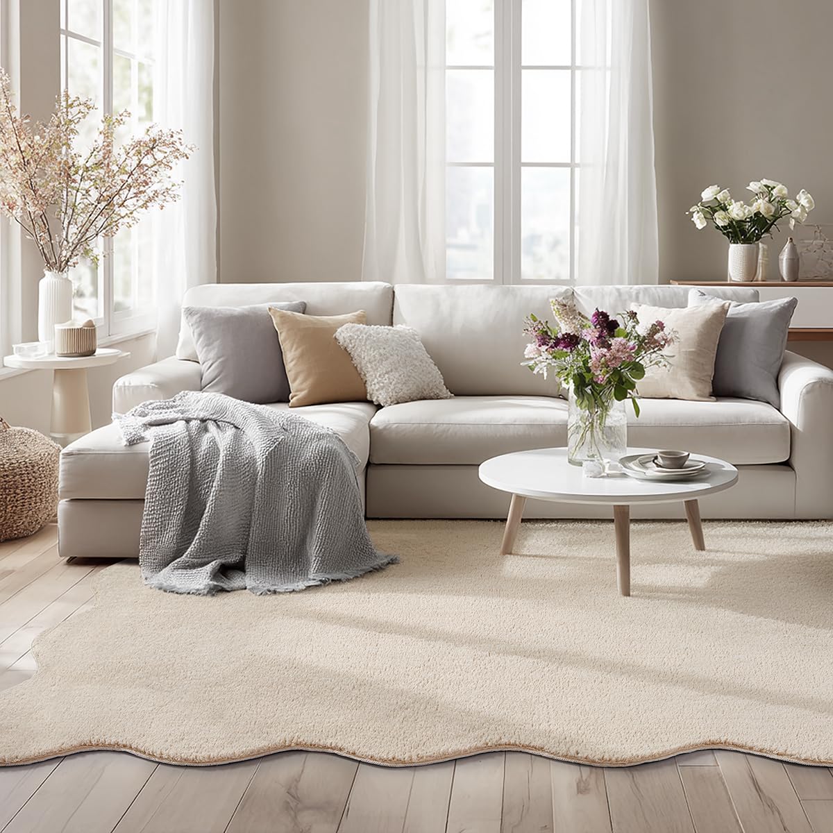 the carpet Lina Shape Scallop Teppich, Kunstfell, Flauschiger Teppich, Anti-Rutsch Unterseite, Waschbar, Super Soft, Beige, 140 x 200 cm