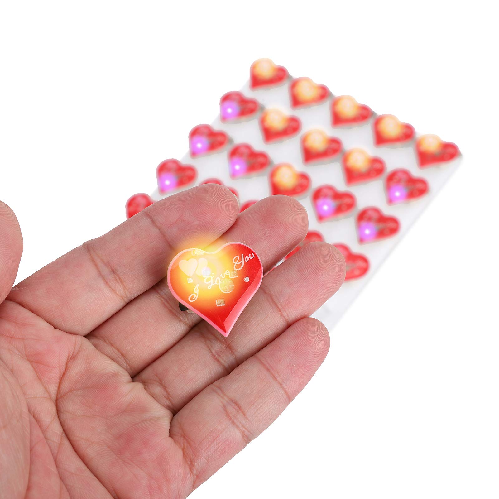 Spilla Di Natale Con Palline Di Feltro A Forma Di Cuore | Mamma Felice