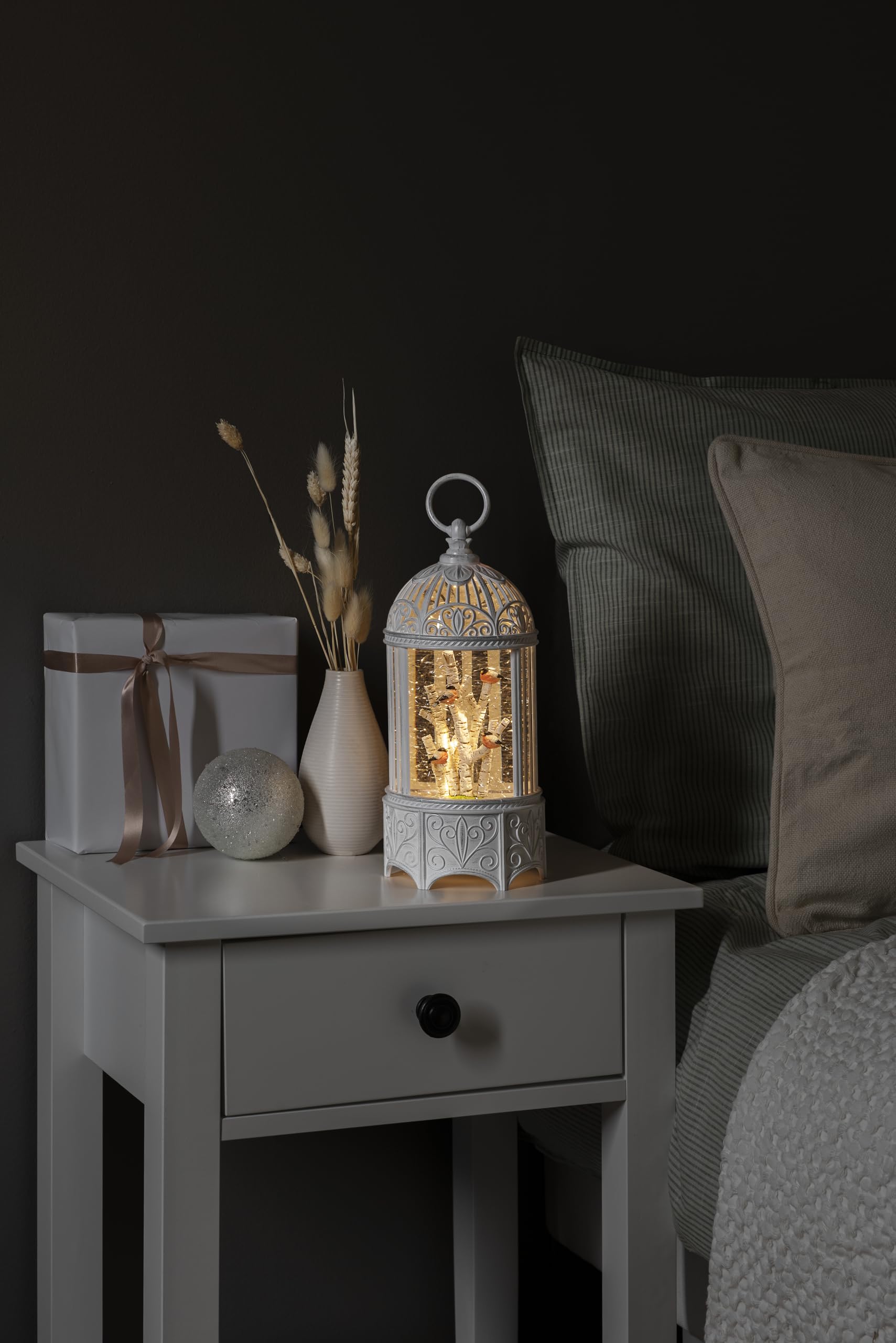 Konstsmide LED Wasserlaterne, "Gimpel im Baum", weiß, wassergefüllt, 5h Timer, 1 warm weiße Diode, batteriebetrieben & USB, Innen - 4284-200