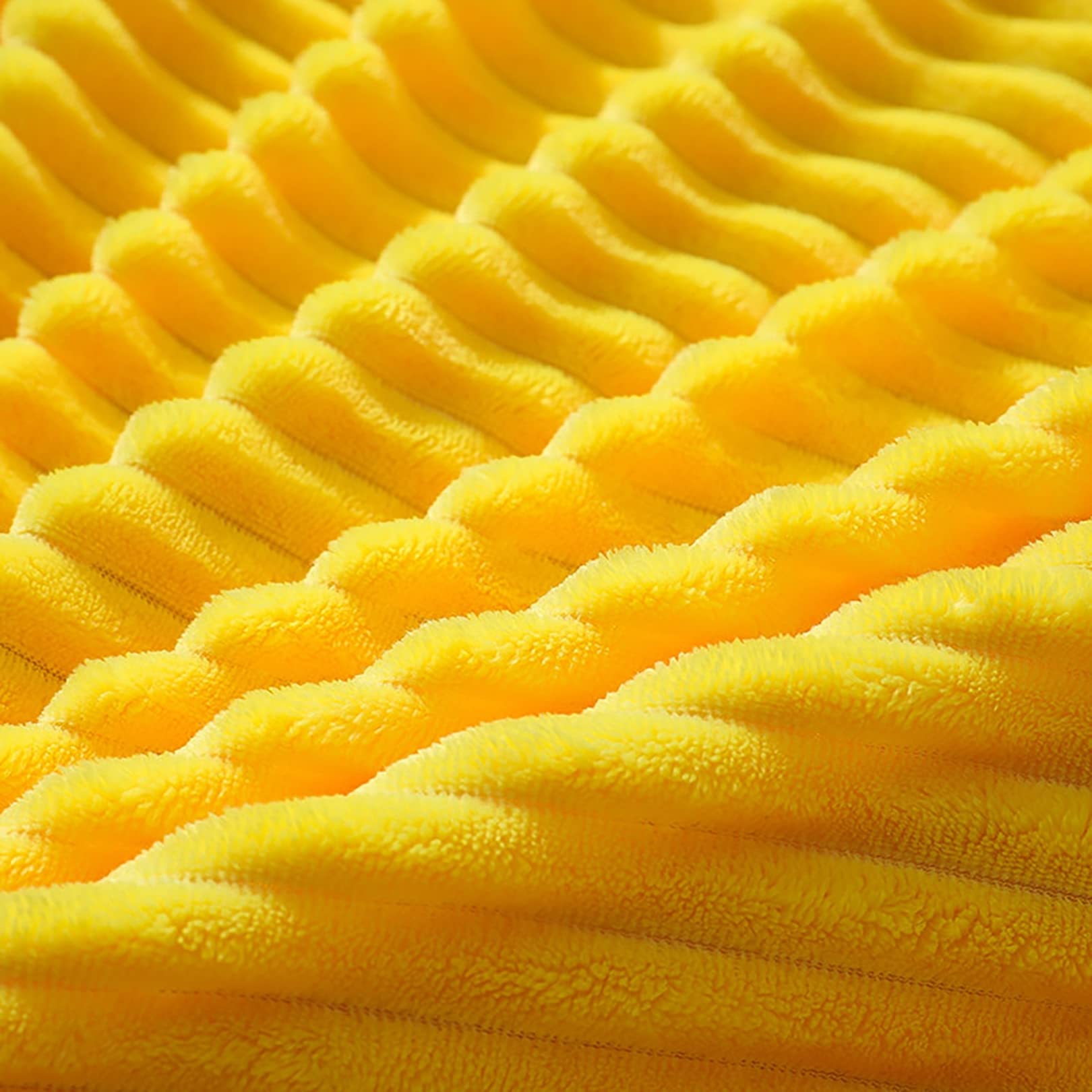 ALEjon Juego de Funda nórdica de Terciopelo Amarillo, tamaño Queen con 2 Almohadas - Suave y Elegante 4 Piezas para Camas Individuales (220x240cm)