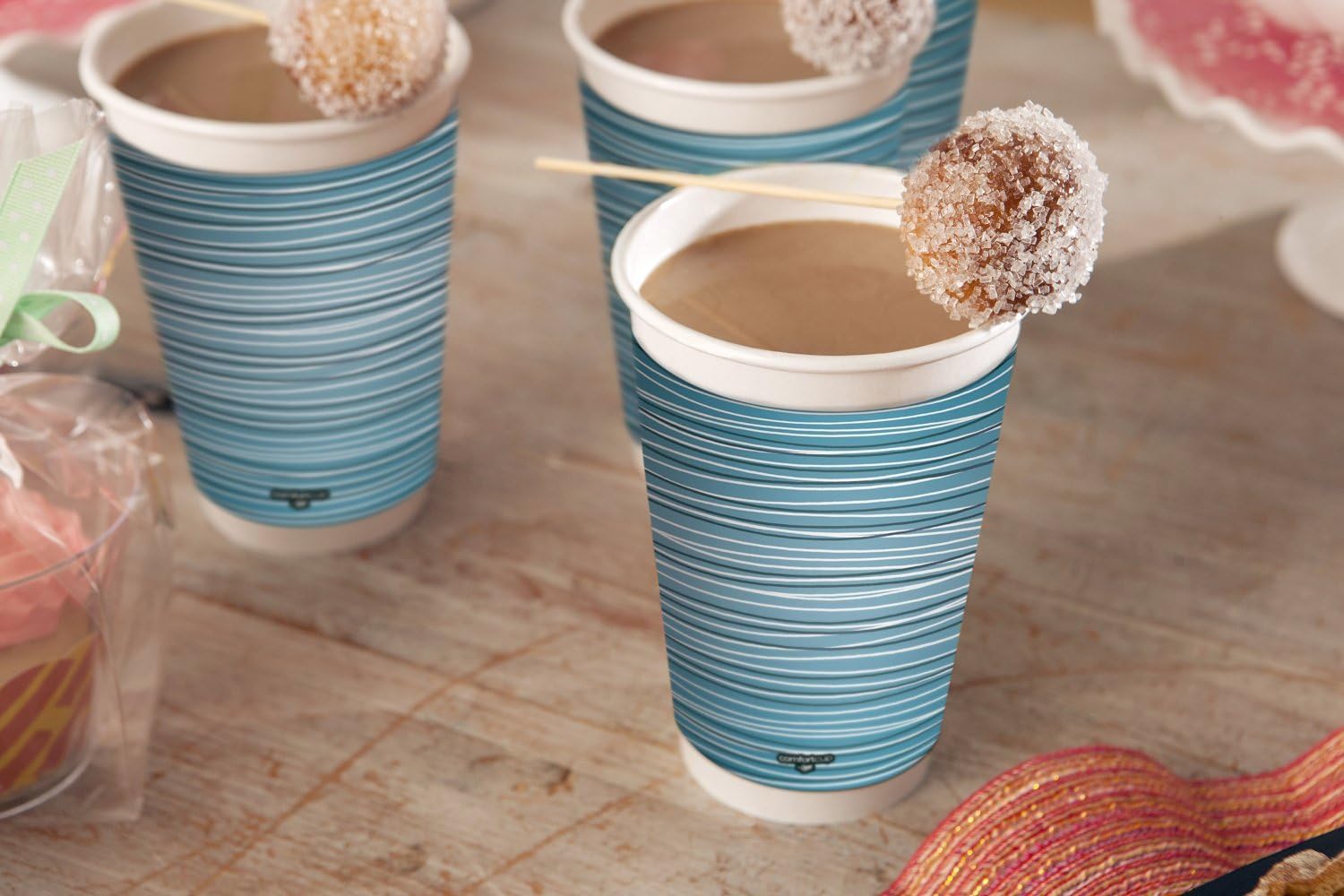 Chinet Comfort Cup 16-Ounce Cups, 50-Count Cups & Lids (Assorted Colors)