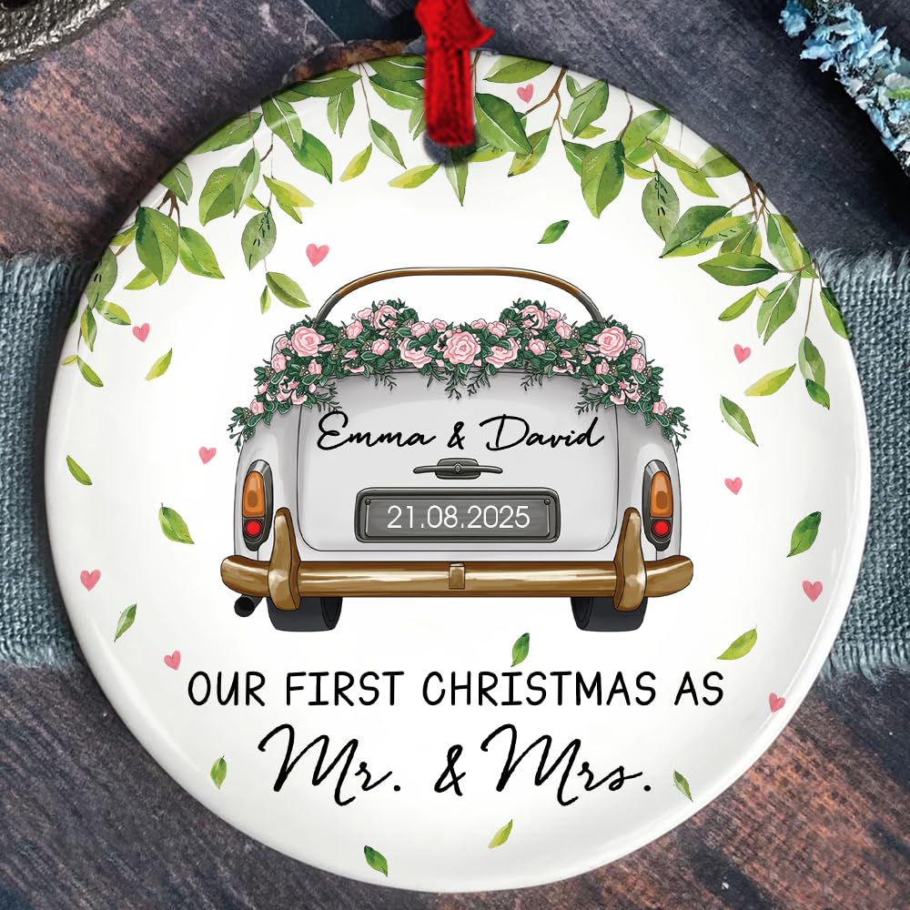 Wedding Gifts for Couple 2025 - Our First Christmas As Mr and Mrs Ceramic Ornament - Marriage Couple Gift for Woman, Married Newlywed Keepsake Decor, Bridal Shower Wedding 1st Anniversary Bauble