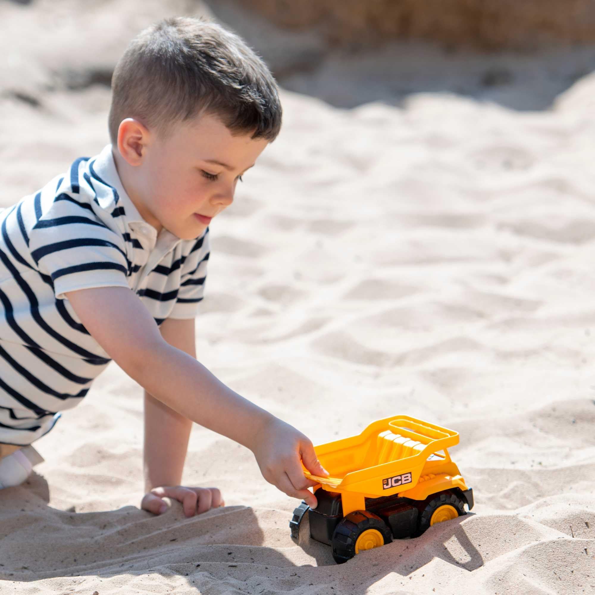 Teamsterz JCB Baufahrzeuge Set - 3er Pack Spielzeug Baufahrzeuge für Kinder - Muldenkipper, Frontlader und Bagger - Realistisches Design und bewegliche Teile - Ideal für Kinder ab 3 Jahren