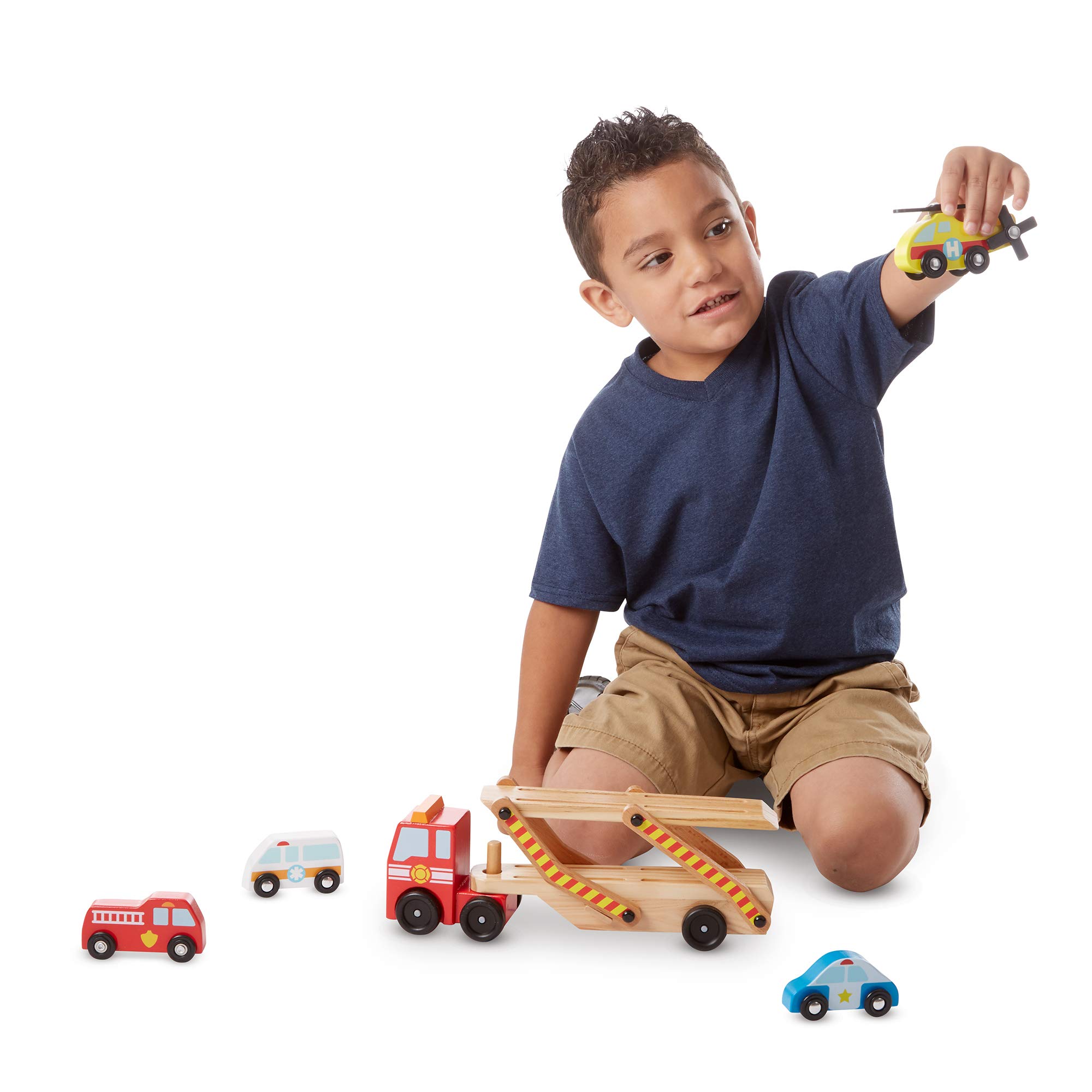Melissa & Doug Carro Attrezzi Giocattolo 5 Pezzi Elicottero, Ambulanza, Macchina Polizia e Camion dei Pompieri | Giochi in legno | Camion per Bambini dai 3 ai 6 anni