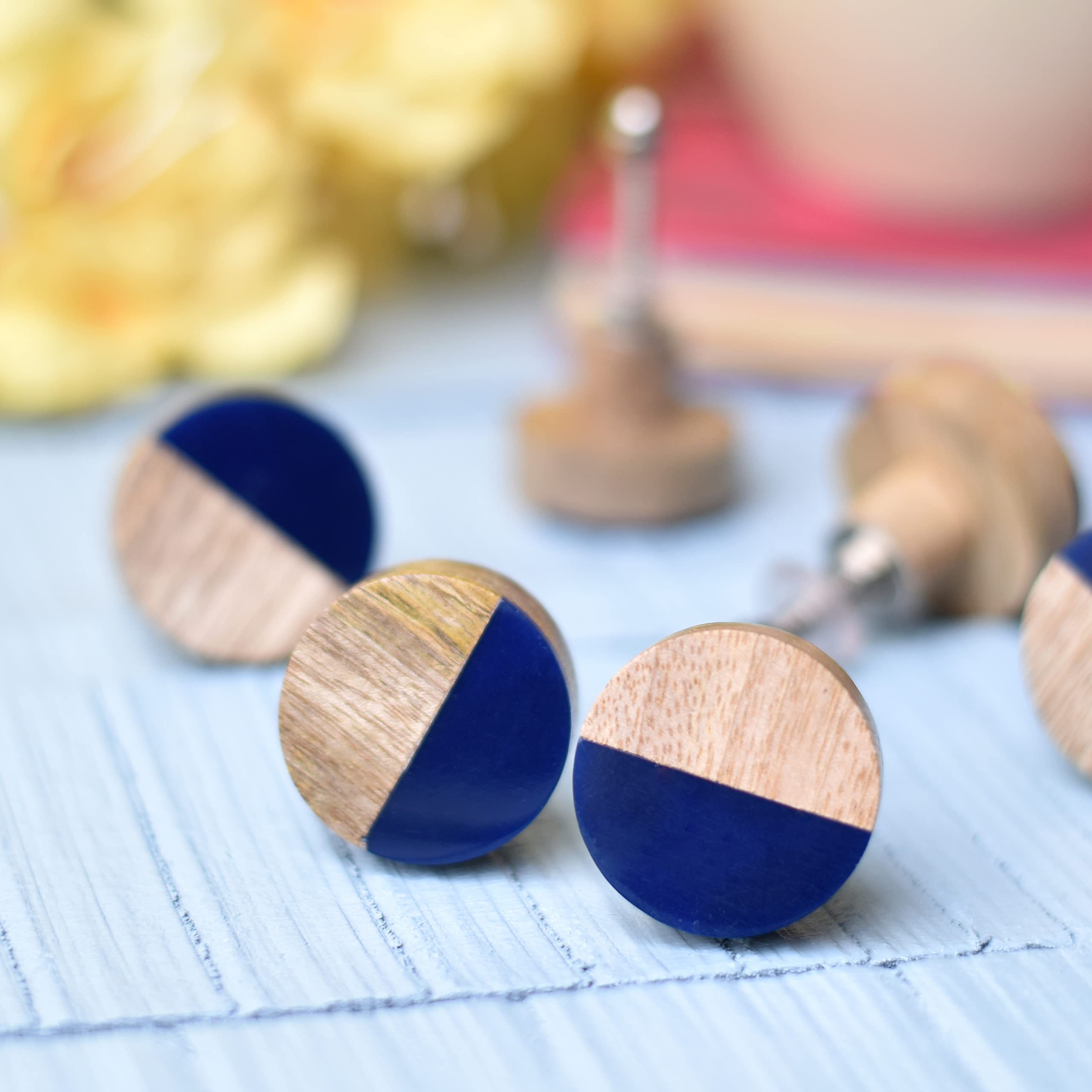 Indian-Shelf 4 Piece Handmade Blue Solid Cute Dresser Knobs Wooden and Resin 3.30 cm