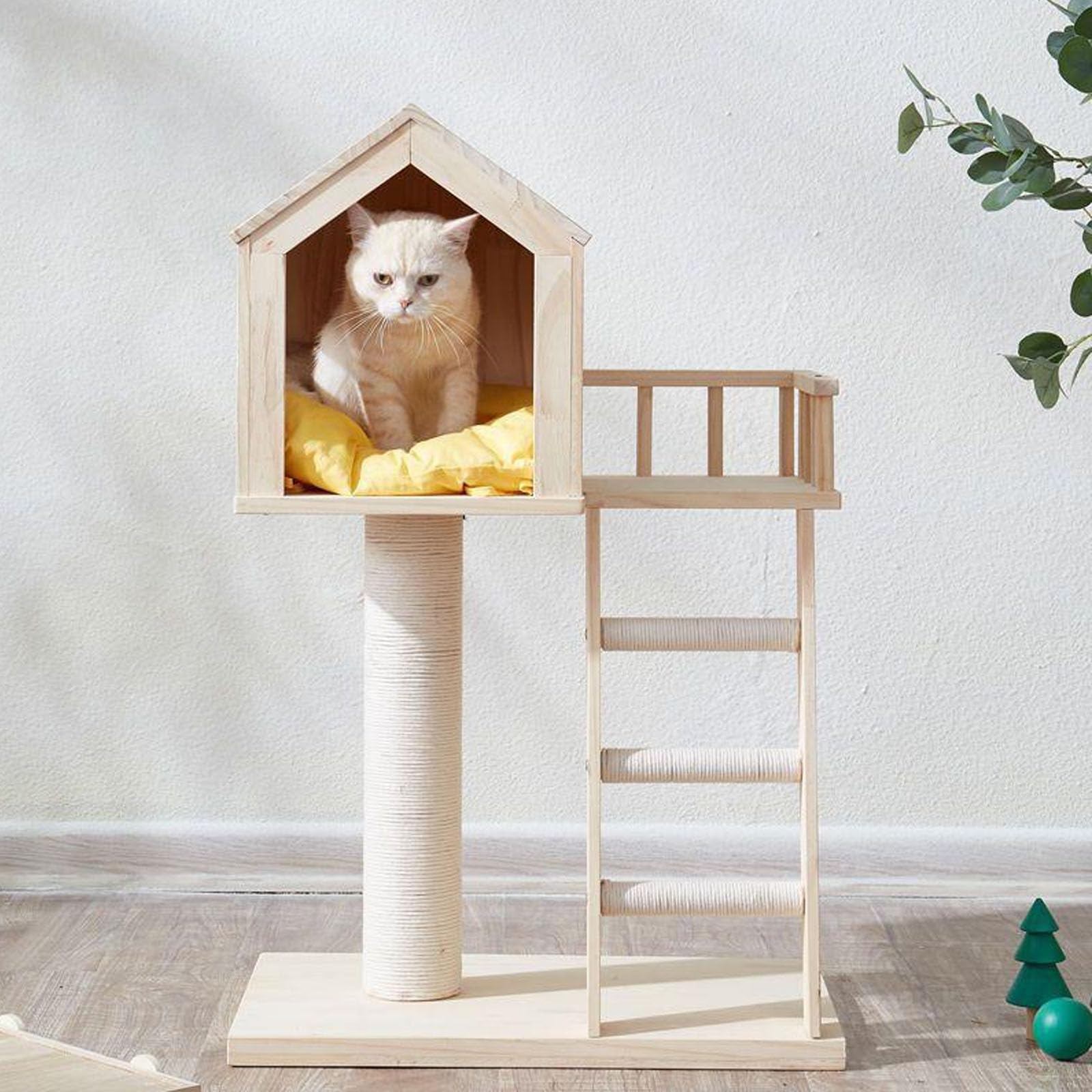 Arbre à chat moderne idéal pour le salon des chats d'intérieur actifs