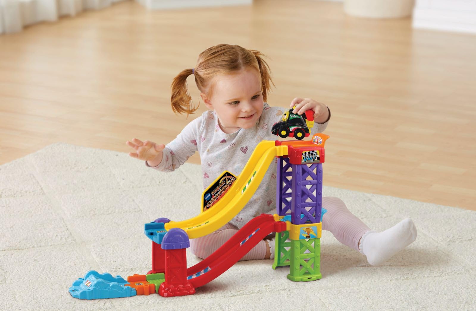 VTech Vroom Vroom Go - Trampolino Acrobazie Estreme 3 in 1, Pista Macchinine con Trampolino, 3 Modalità di Gioco, Incluso 1 Veicolo, 2 Zone Magiche, Lingua Italiana, Batterie Incluse, 1-5 Anni