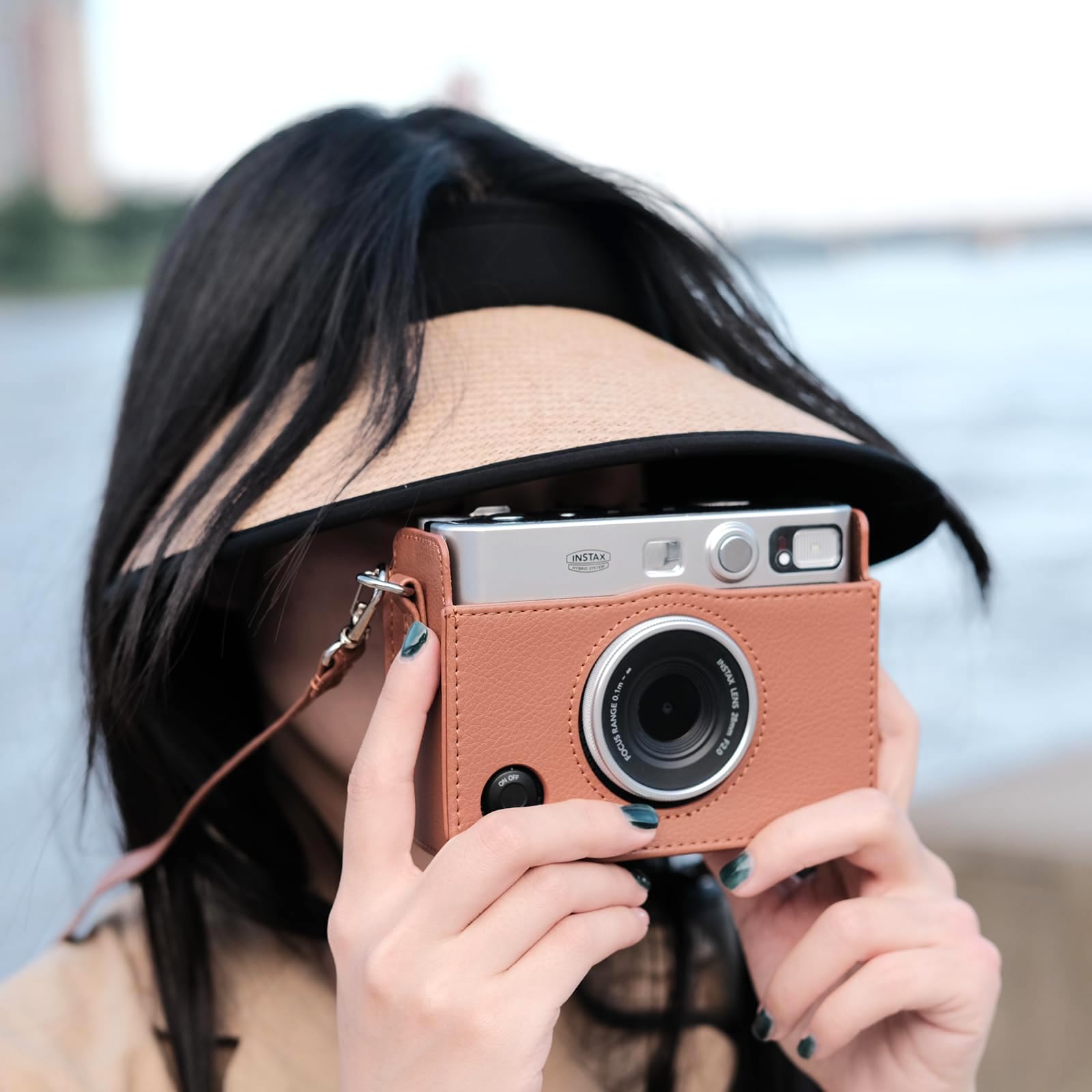 Rieibi Custodia per fotocamera Mini Evo, custodia di protezione in pelle PU vintage per fotocamera istantanea Fujifilm Fuji Instax Mini Evo con tracolla rimovibile, marrone strutturato 1, orizzontale