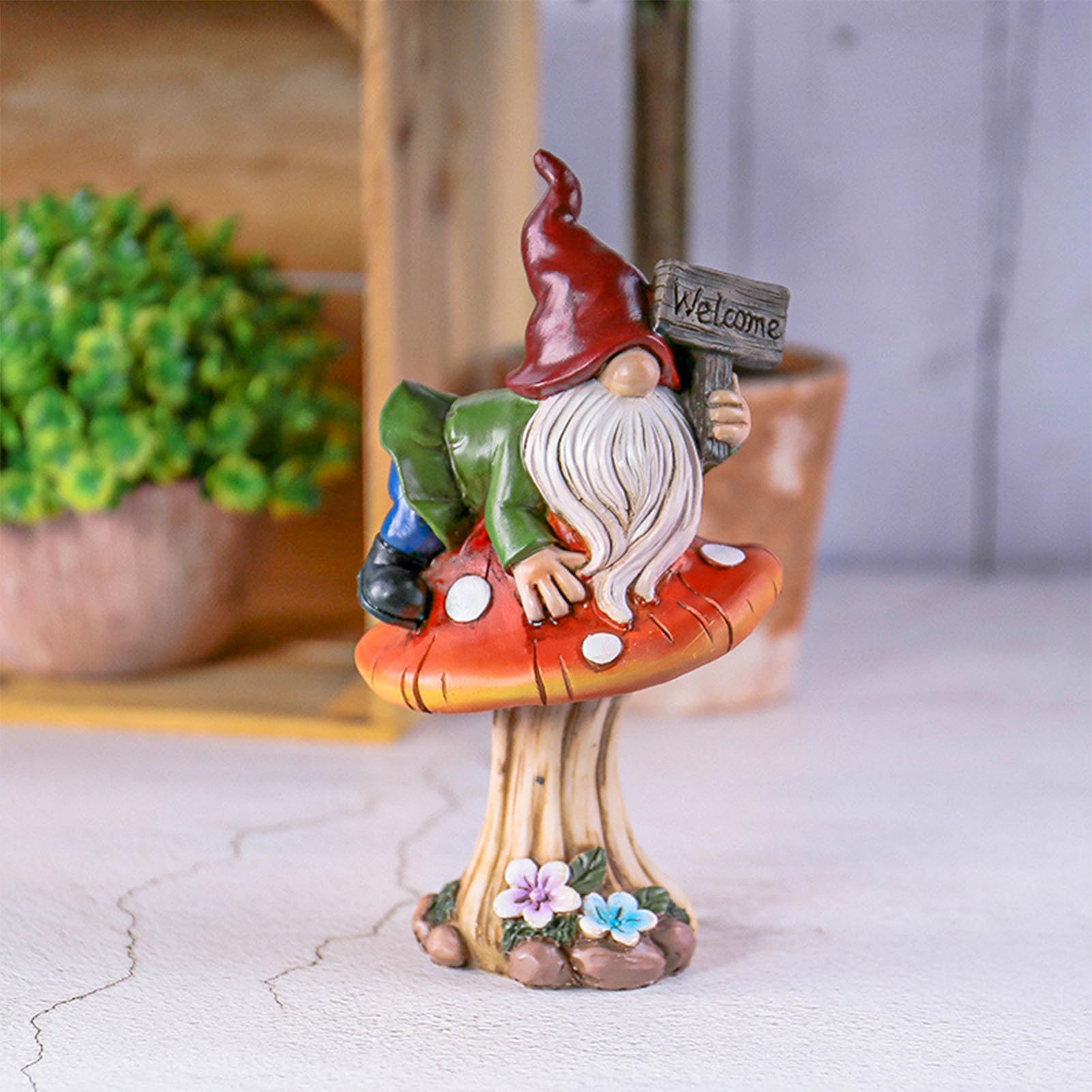 Figura decorativa de gnomo de jardín sobre hongo de resina sintética – Lindo cartel de bienvenida para casa y jardín, 10.5 * 8 * 17.5 cm – Decoración perfecta para amantes de los gnomos (hongo