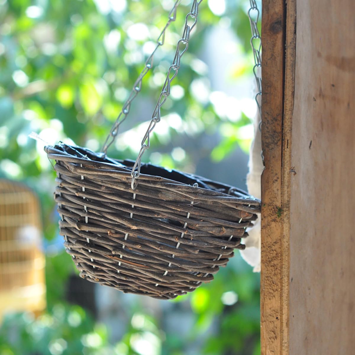 Vasi Sospesi in Rattan e Metallo 30 CM 2 Pezzi, Fioriera da Balcone per Piante Grasse e Fiori, Decorazione Casa e Giardino, Facile da Appendere, Design Naturale e Resistente