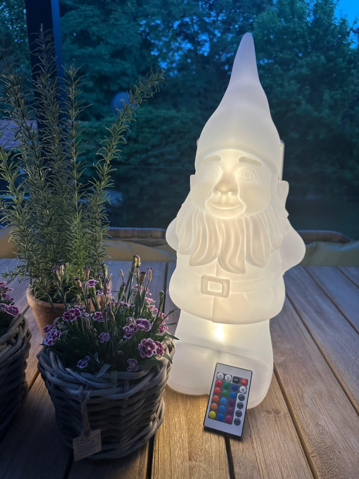 Van Manen LED Solar Gartenzwerg XXL (51cm) – Moderne Multicolor Outdoor Lampe IP44 mit Fernbedienung & Lichtsensor – Wetterfeste Solarleuchte & USB wiederaufladbar (Höhe: 51 cm)