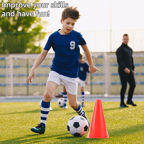 AKOLAFE Lot de 24 Cônes d'Entraînement 23x13.5cm Plots de Marquage en LDPE Souple et Incassable Plot Sport de 4 Couleurs avec Sac de Transport Cône de Signalisation pour Football Roller Agilité École - 5