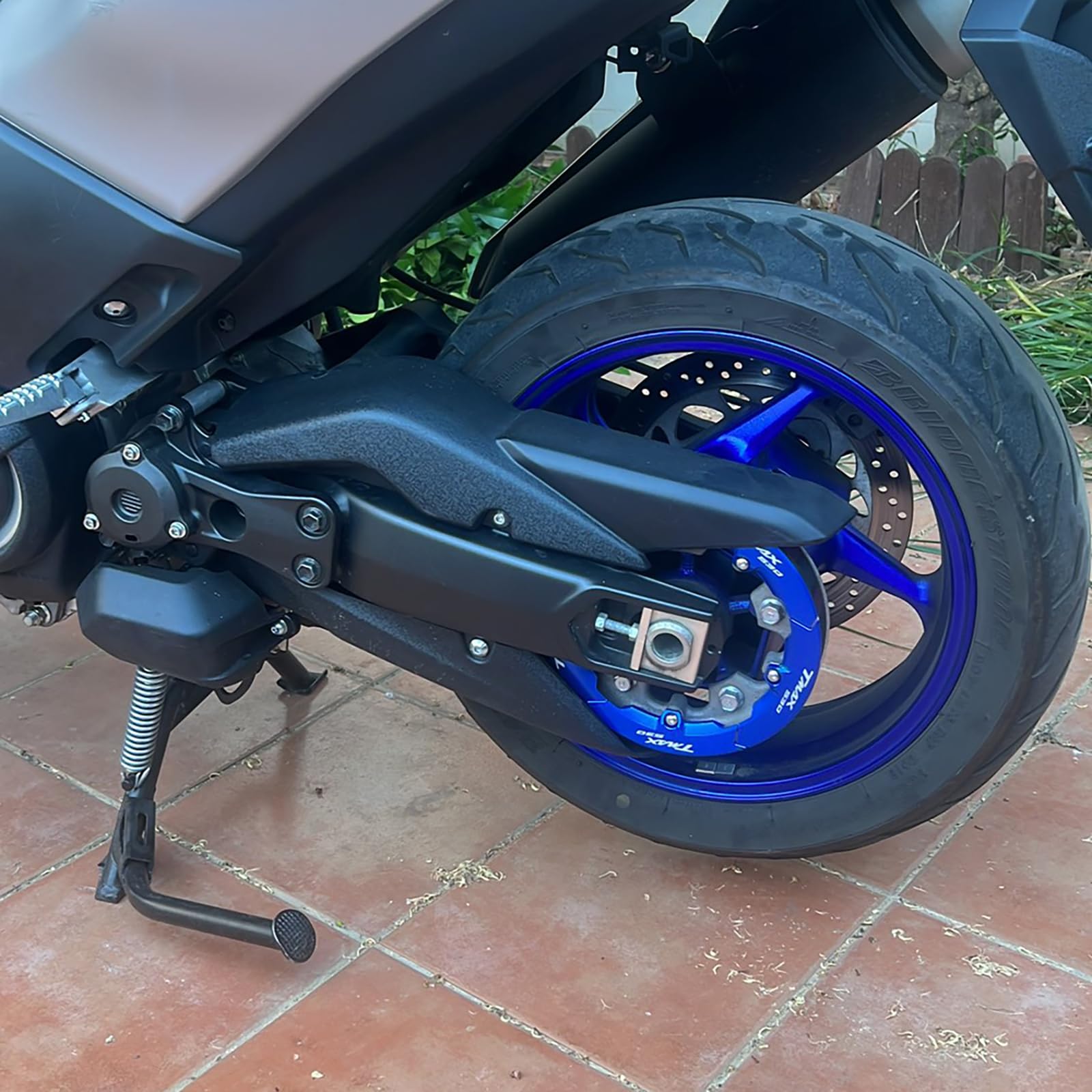 Accessoires de moto pour TMAX 530 TMAX530 SX DX 2017 2018 2019 TMAX 560 TMAX560 2020 2021 2022 2023 2024 2025 couvercle de poulie de protection de courroie en aluminium CNC (Noir)