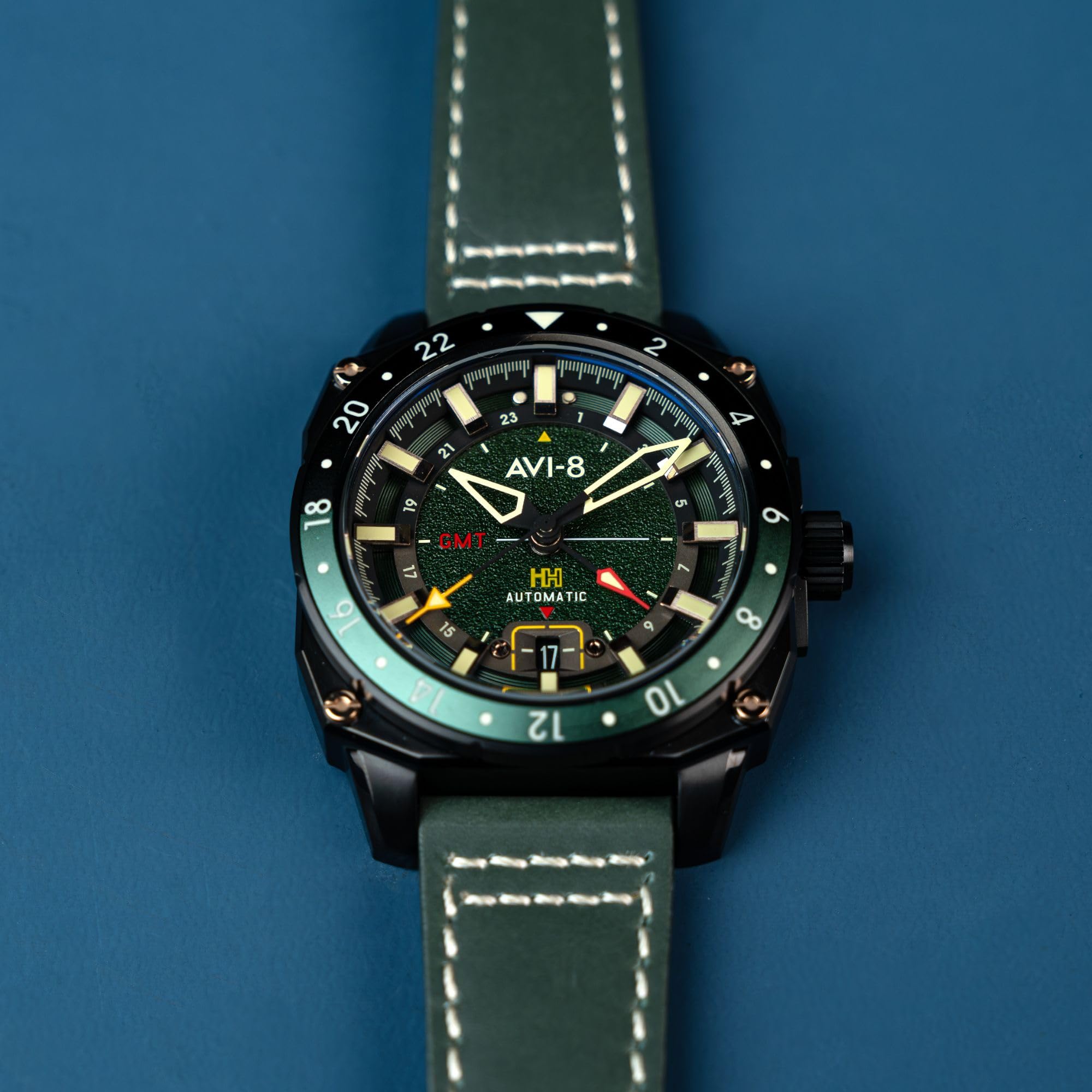 AVI-8 Hawker Hunter Atlas GMT Automatikuhr für Herren, 44 mm, mit Lederband, AV-4122