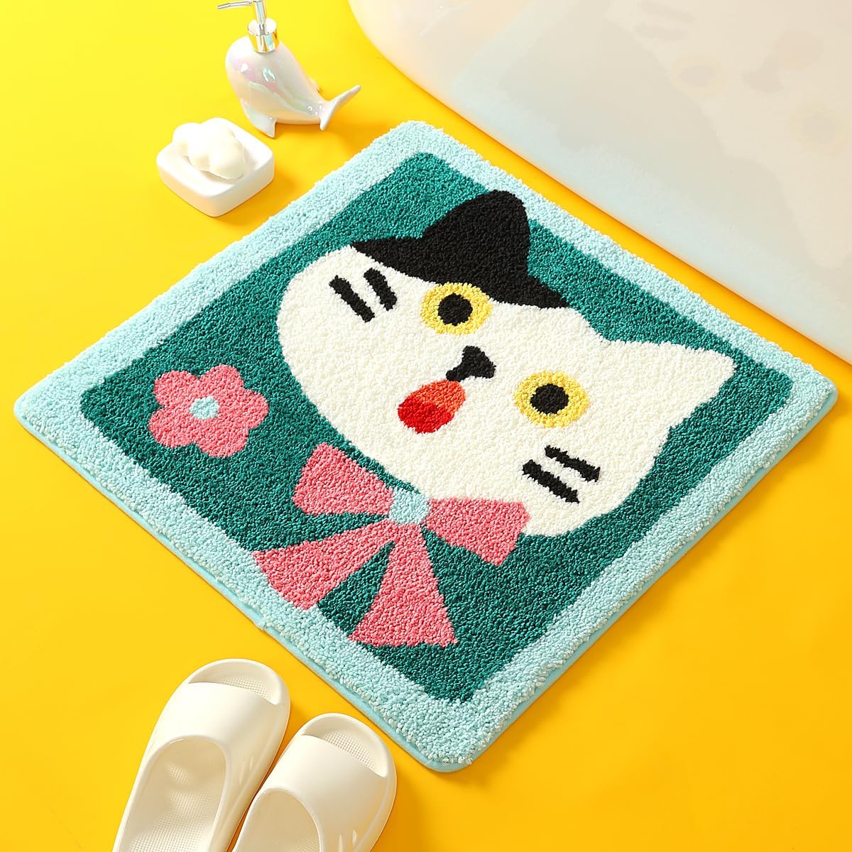 Molesun Cute Cat Bath Rug, Bathroom Mat Non-Slip Soft Shower Rug Funny Plush Microfiber Water Absorbent Shaggy Floor Mats for Kids Room, Bedroom, Kitchen (Cat, 16 x 16)