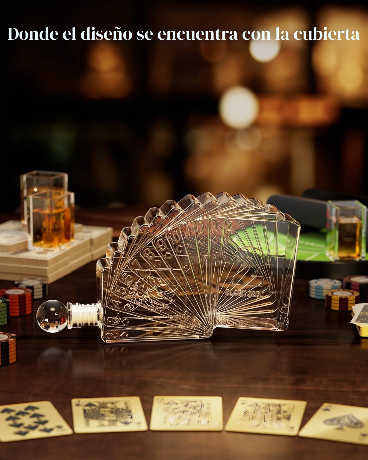 Kollea Juego de decantador de whisky Blackjack, decantador estilo casino de 38 onzas con 4 vasos, dispensador de licor, divertidos regalos de cumpleaños para hombres, papá, él, novio, artículos