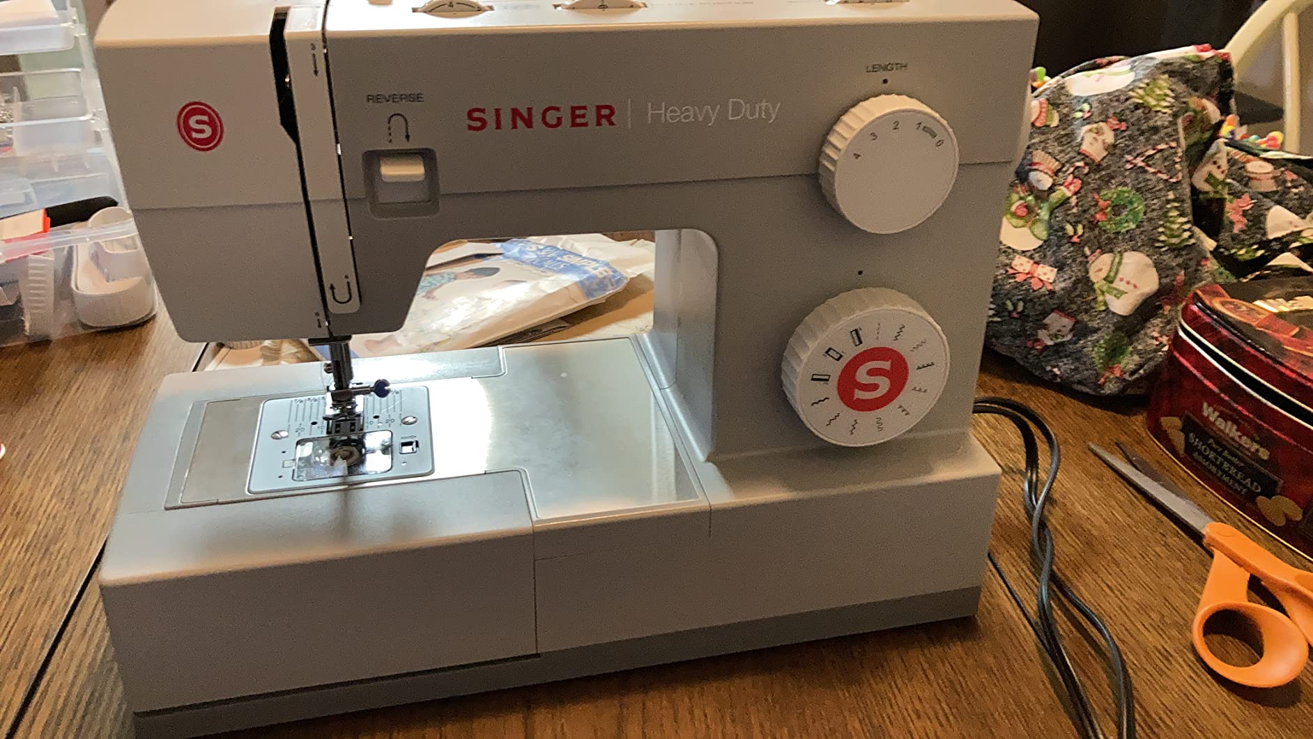45/mo Finance SINGER Heavy Duty 4411 Sewing Machine with 11 Built