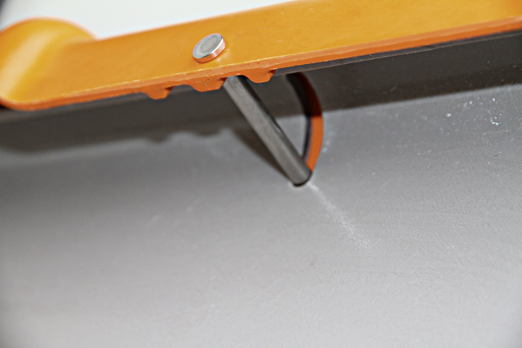 CEMO 10564 GFK-Streugutbehälter, grau/orange, 100 L