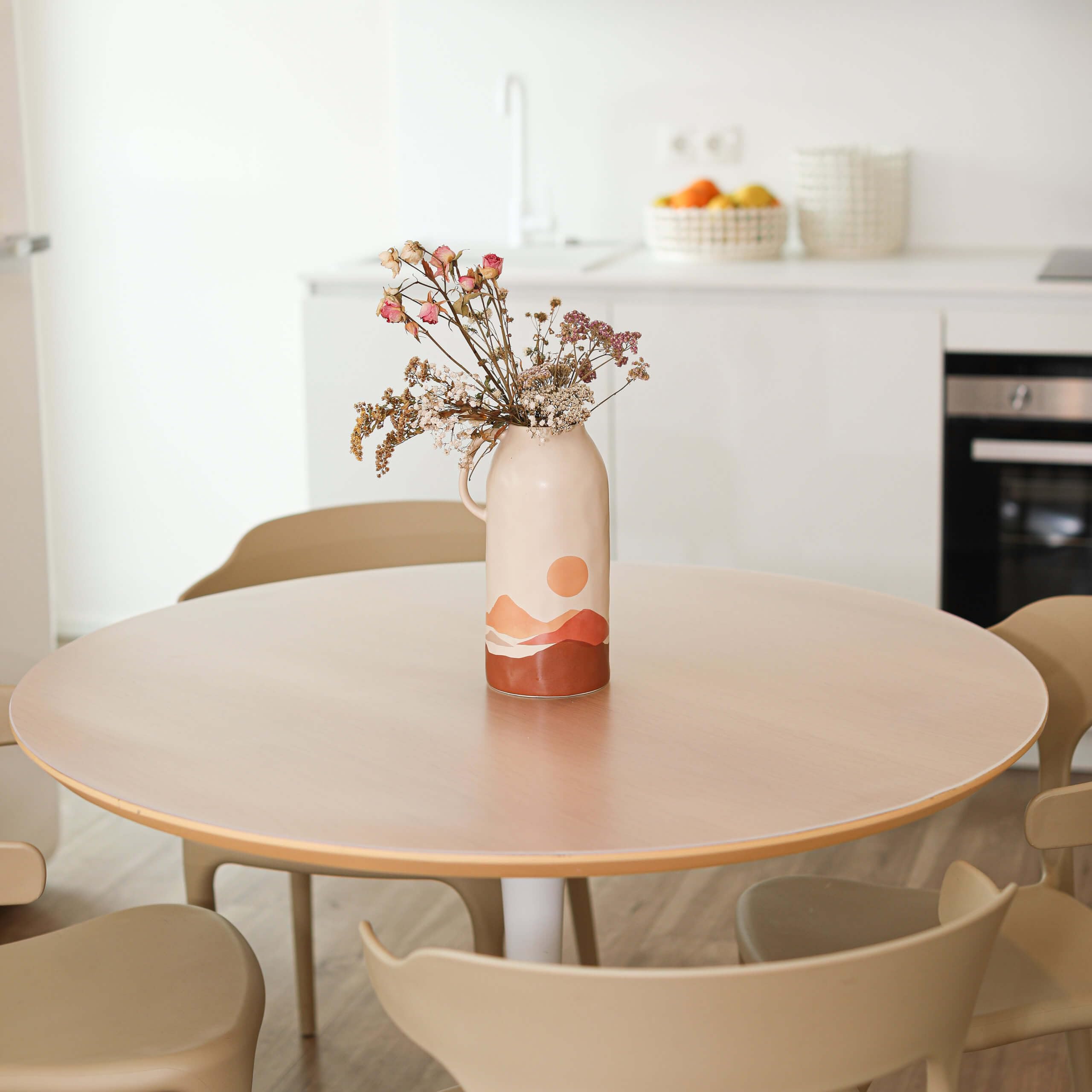 Profolio Tischfolie Rund & Leicht Transparent mit abgeschrägter V-Kante - Feinmattierte Tischdecke als Schutz ohne Luftblasen - Matte 2mm Folie für Ihren Tisch - 140cm Durchmesser - Größe Wählbar