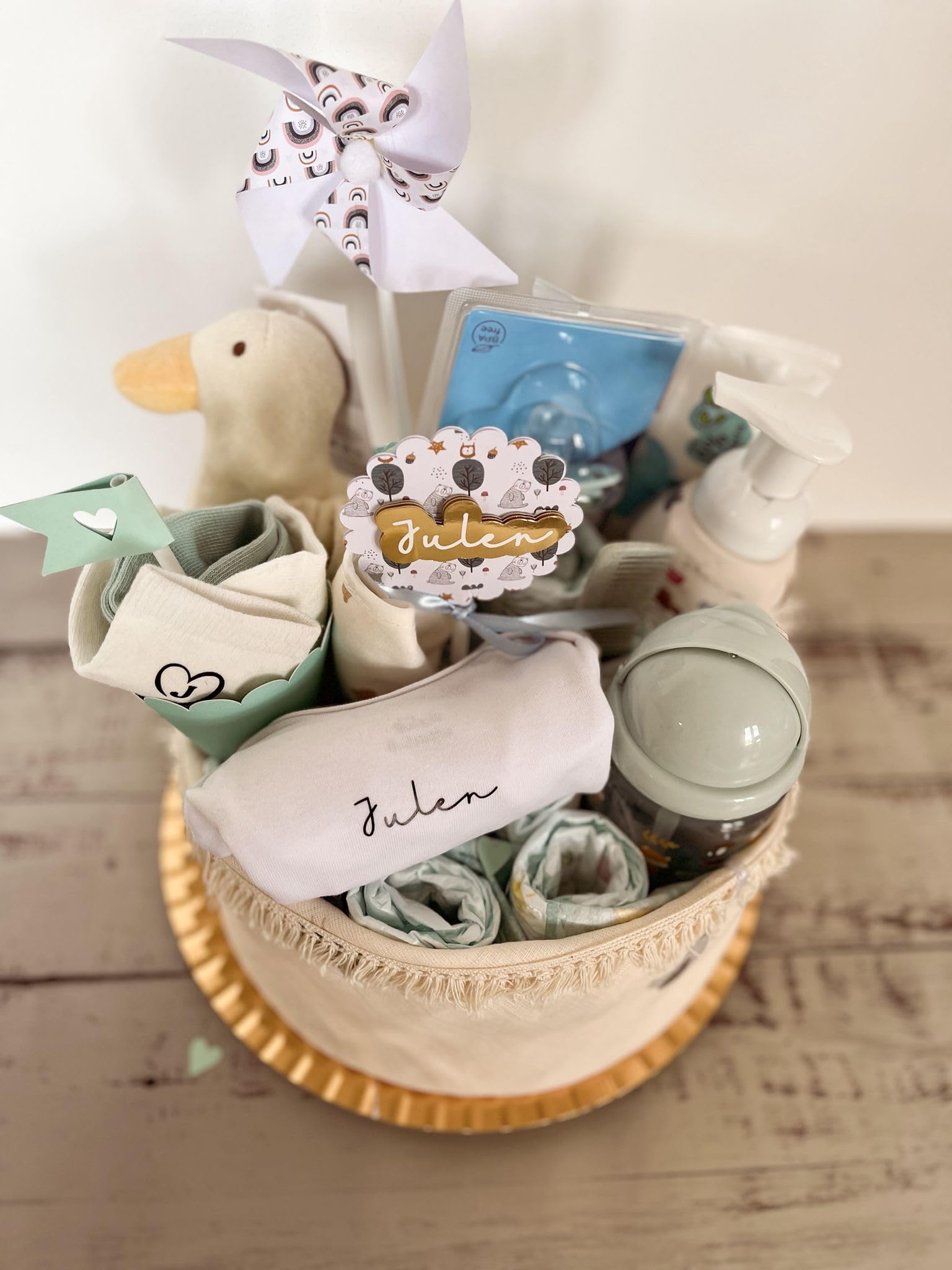 Tartas de pañales personalizadas con nombre, y con accesorios útiles – Ideal para recién nacidos y baby showers
