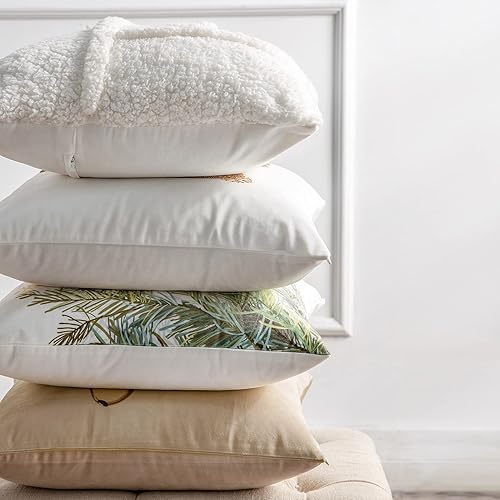 Miniatura 5 de Phantoscope Paquete de 4 fundas de almohada decorativas de sherpa suave y terciopelo con estampado de cachorro de Feliz Navidad, fundas de cojín