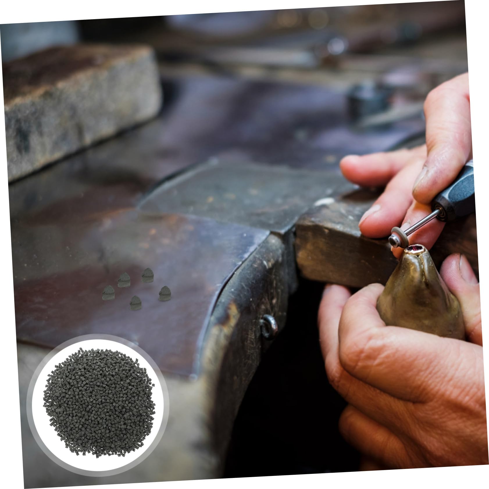 Cabilock Abrasif Facile en Carbure de Silicium 500g Triangulaire Média pour Polisseuses à Pierres, pour Applications Commerciales et Usage Domestique