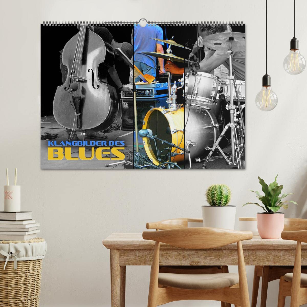 Klangbilder des Blues (Wandkalender 2026 DIN A2 quer), CALVENDO Monatskalender: Stimmungsvolle Aufnahmen typischer Instrumente der Bluesmusik (CALVENDO Kunst)