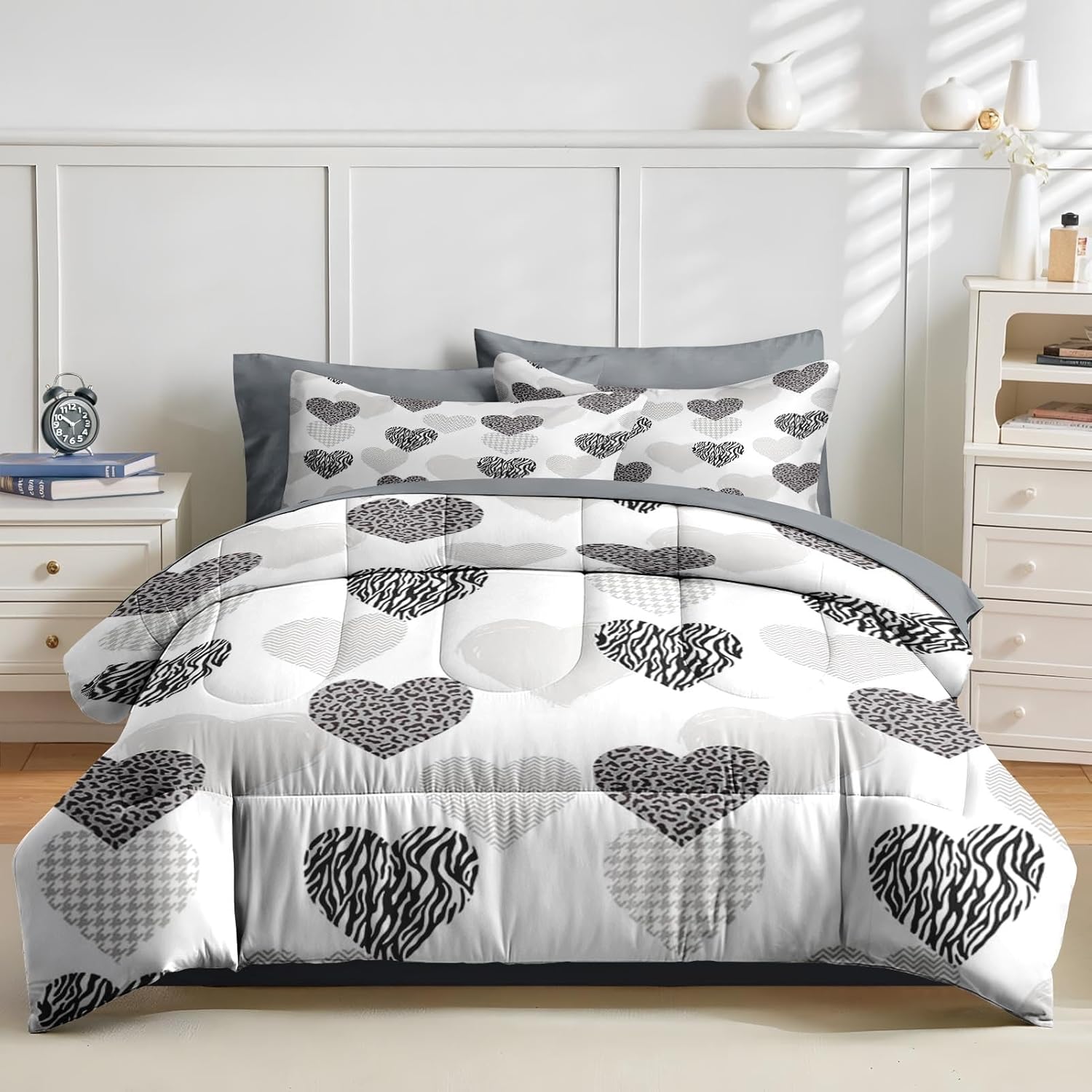 Nesker 7 Pcs Comforter Set Full Size, Gray White Cute Heart Bedding Set for Kids and Adults, Romantic Abstract Bed Sheet Sets with Fitted Sheet 2 Pillowcases & 2 Shams