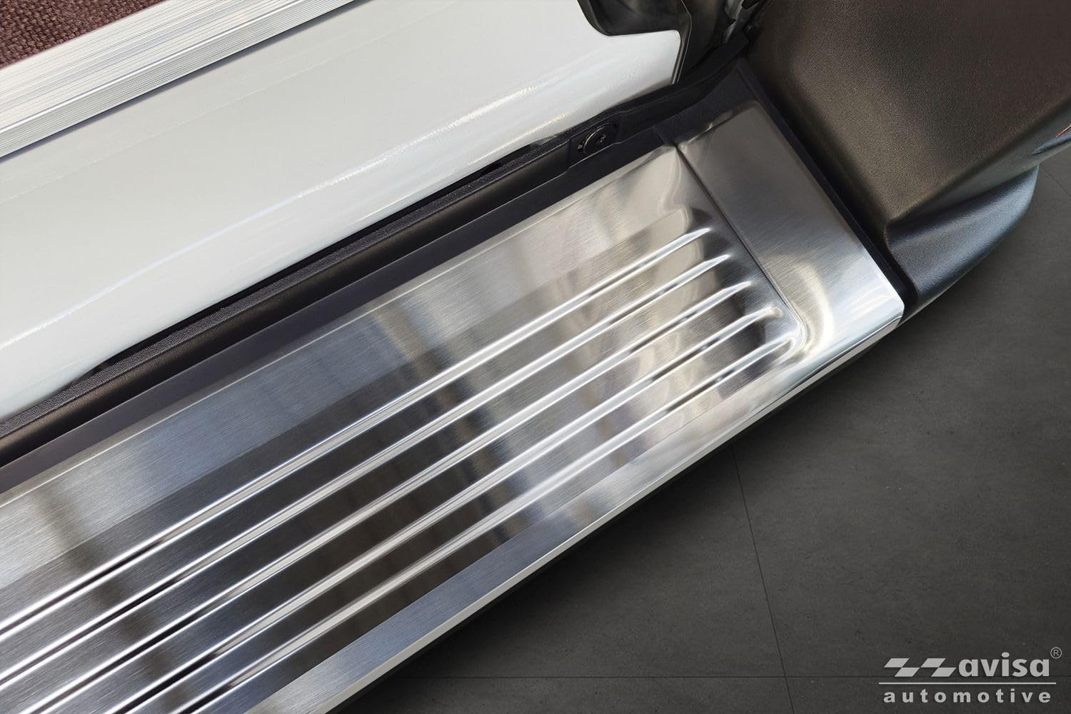 Avisa Protector de Parachoques Trasero de Acero Inoxidable Compatible con Fiat Ducato III Facelift 2023- / Opel Movano III Facelift 2023- / Toyota Proace MAX 2024- 'Ribs' (2 Partes)