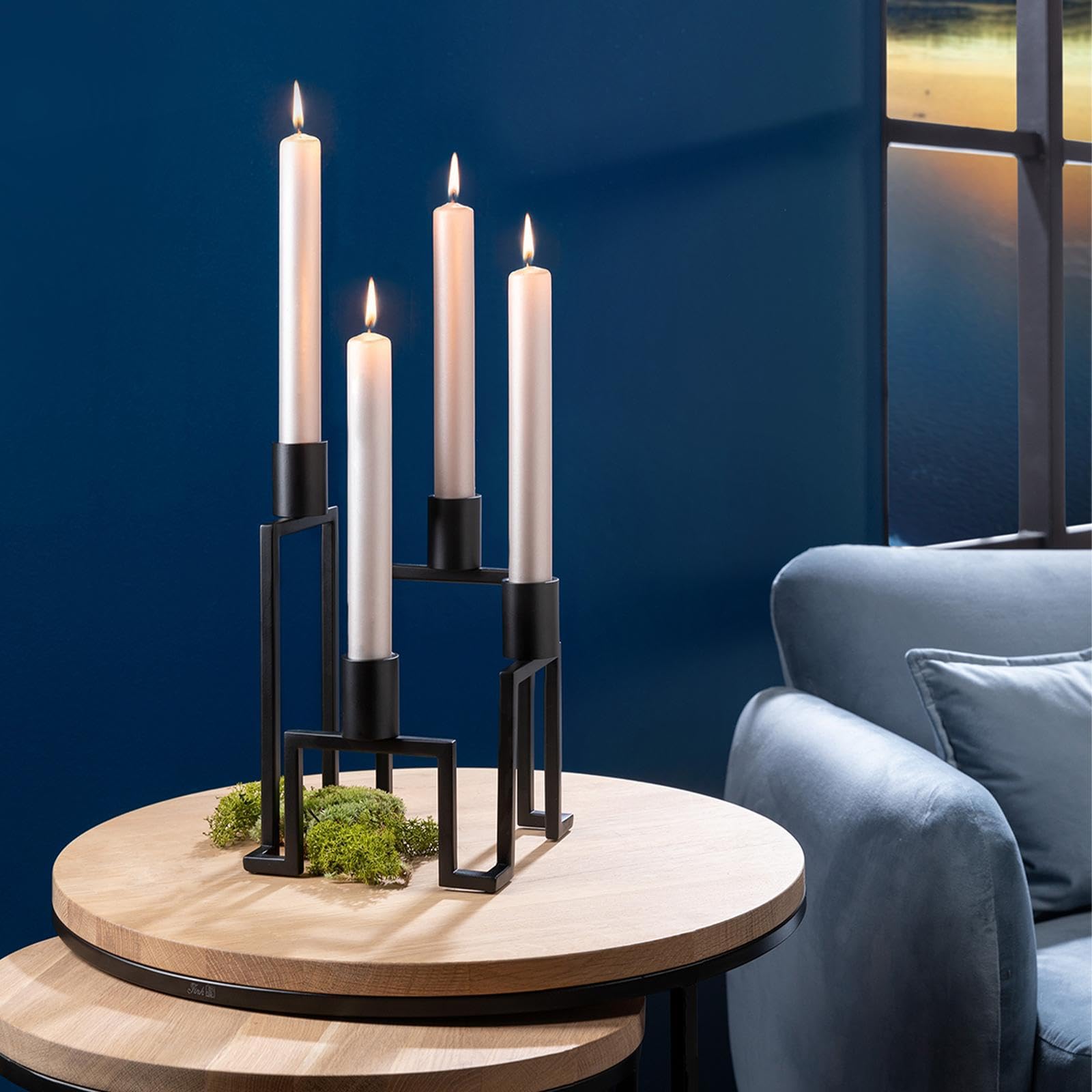 Fink Kerzenhalter 4-flammig aus schwarz pulverbeschichtetem Edelstahl, Kerzenständer modern für Stabkerzen Ø 3 cm, dekoratives Wohnaccessoire und Wohnzimmerdeko für Esstisch, Sideboard, Geschenkidee