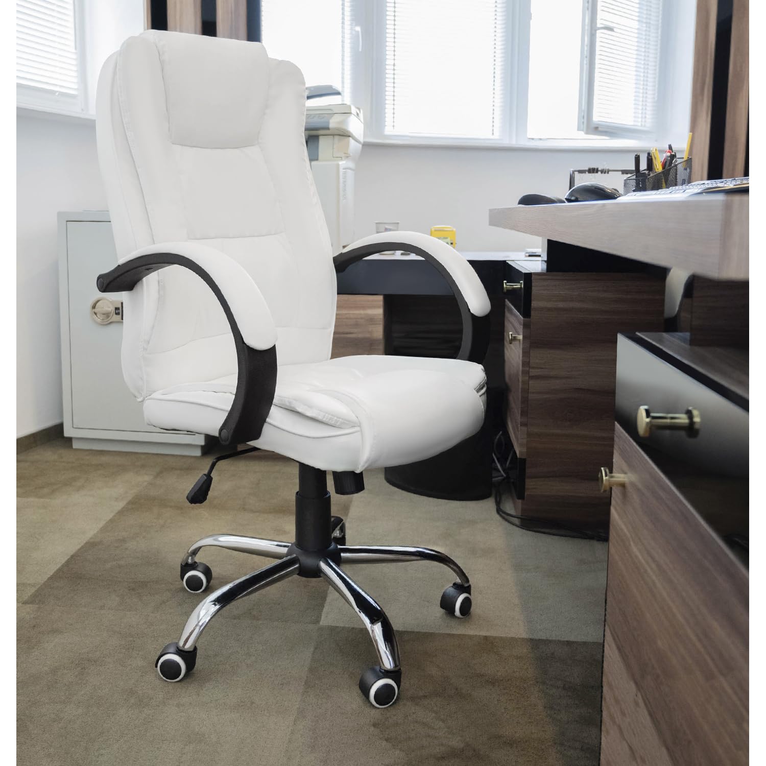 Sedia girevole da ufficio, ergonomica, funzione tilt elegante, in ecopelle, colore bianco 23240
