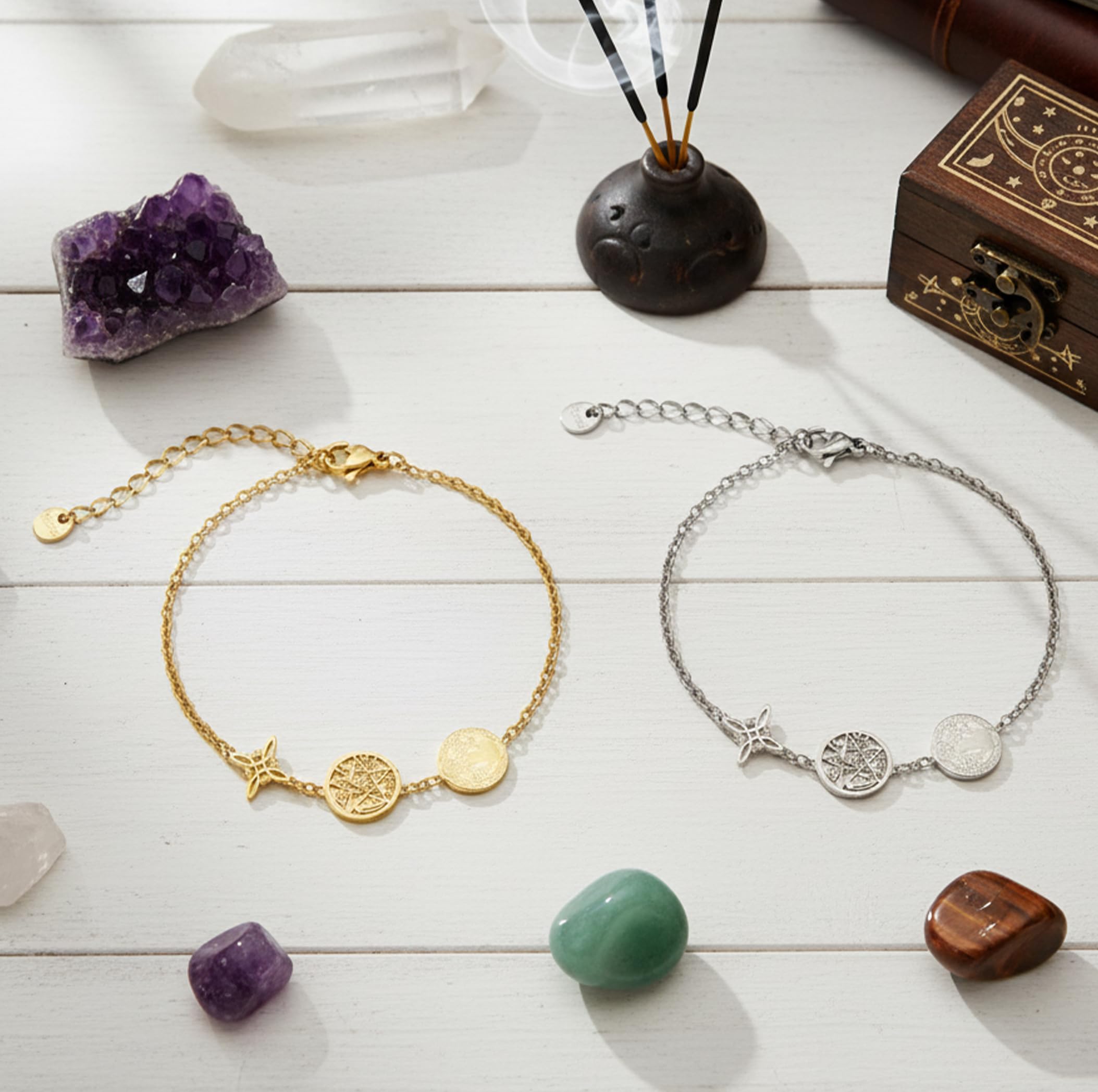 Only faith Pulsera Triple Protección con Nudo de bruja, Tetragramaton y Medalla de San Benito, Acero Inoxidable 316L, 17cm Ajustable, Cadena 1mm, Amuleto Esotérico, Dorado y Plateado