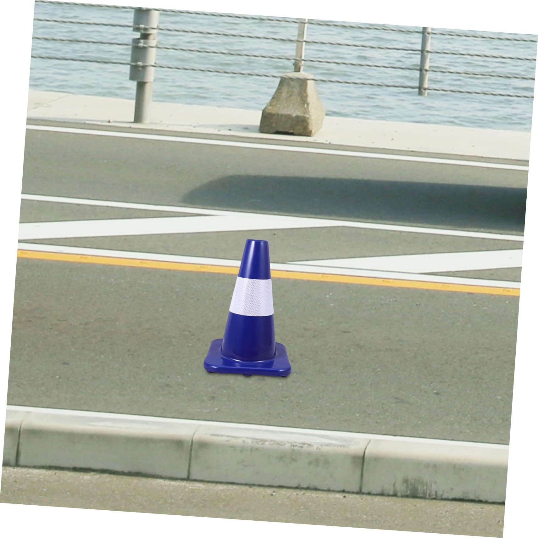Alipis Cone di Plastica Riflettore Coni di Sicurezza in Pvc per Parcheggio Stradale Coni di Pericolo Ponderati per Strade Parcheggi e Campi Sportivi