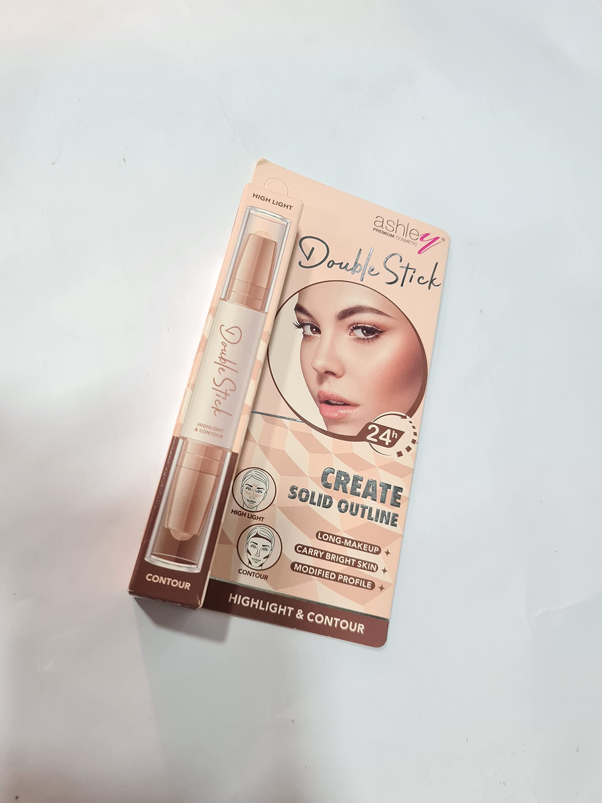 Ashley Double Stick 3.1g #No.01 Highlight and contour a portable stick from Ashley, creamy texture, easy to blend, create a face frame and highlight the face frame clearly, get a dimensional look.