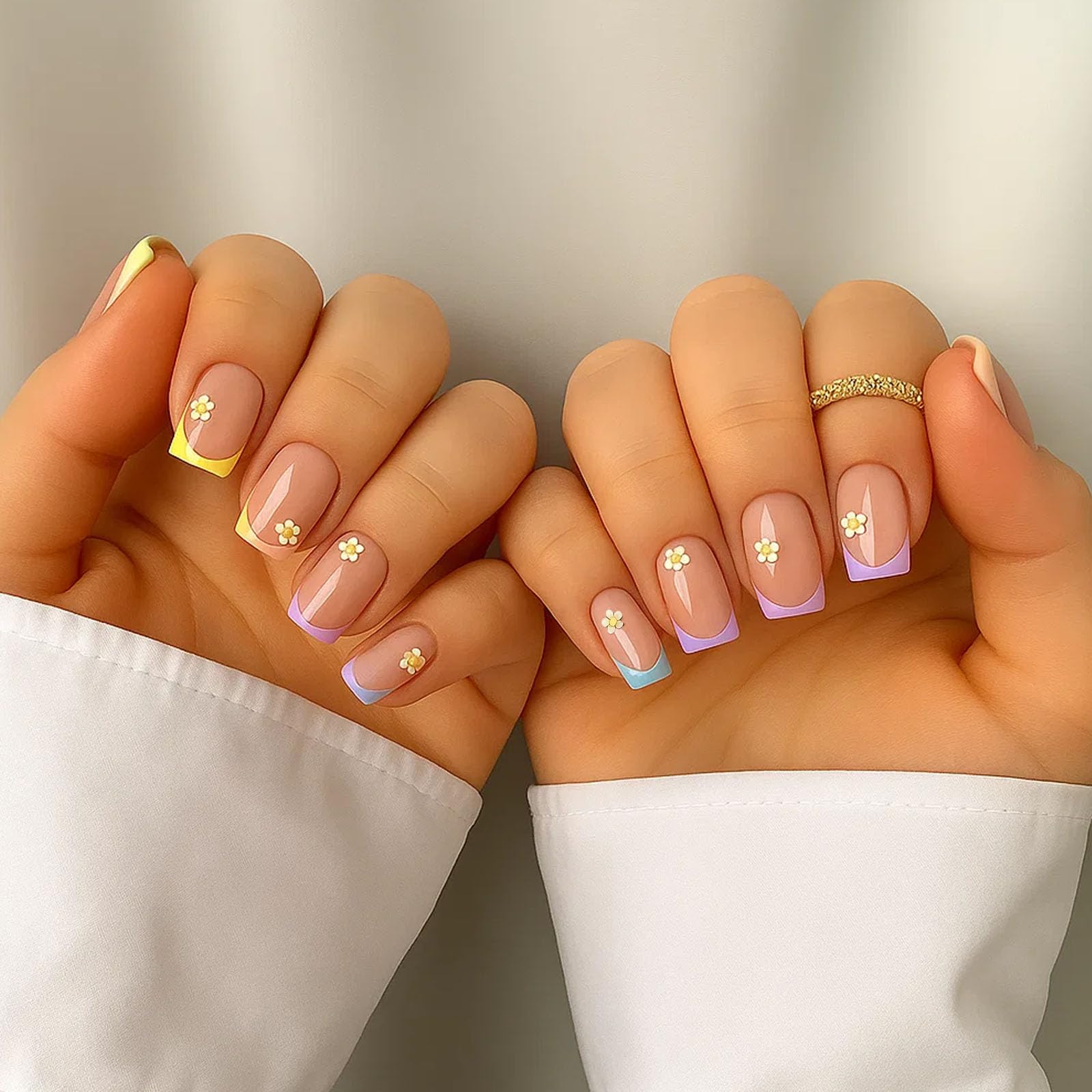 Artificial Nail Tips Short Square French Style with Pastel Lavender Yellow Blue and Daisy Design - Image 3