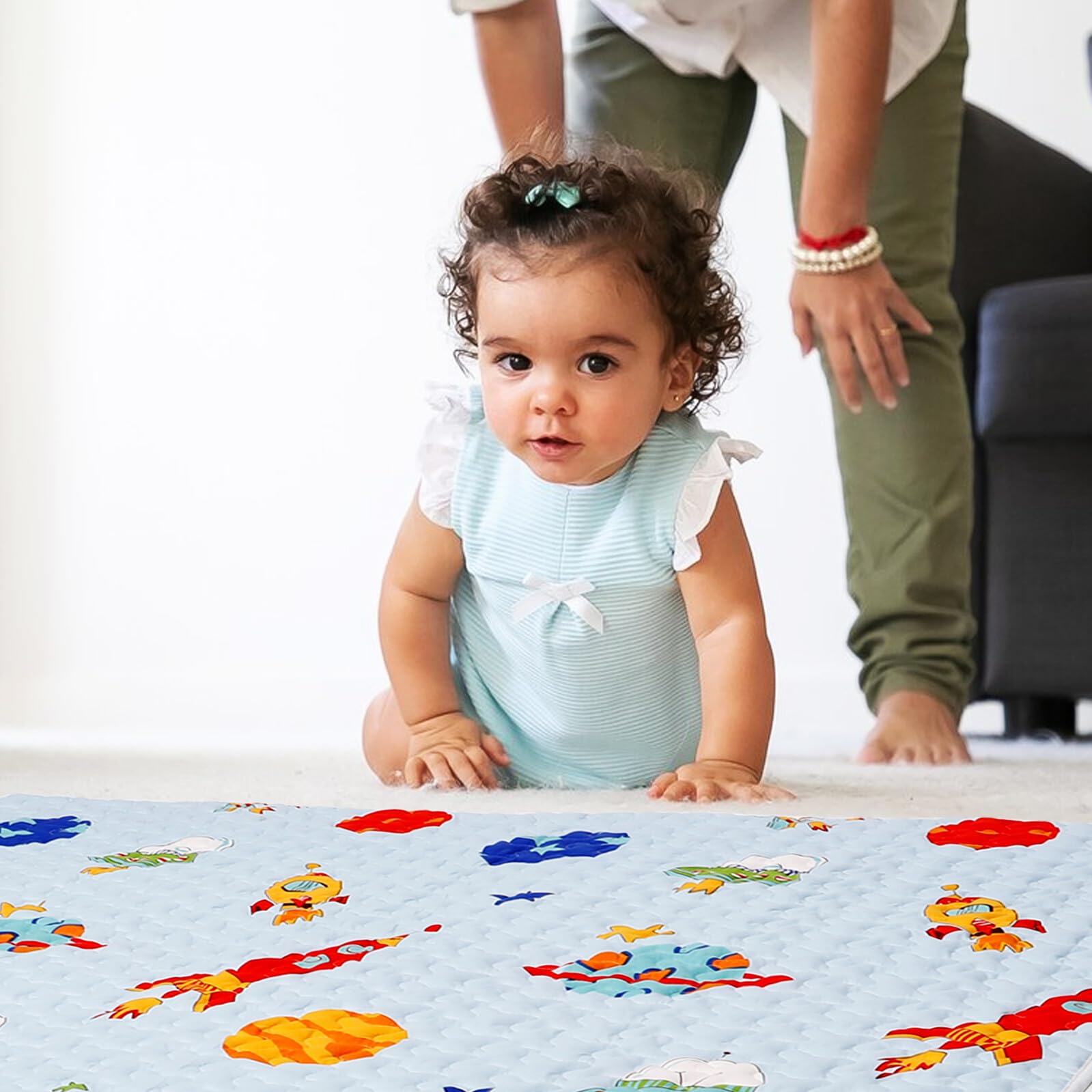 Tapis de Table pour Chaise Haute Bébé en Tissu Doux Design Cartoon, Antidérapant et Facile à Nettoyer, pour Protéger le Sol Lors des Repas