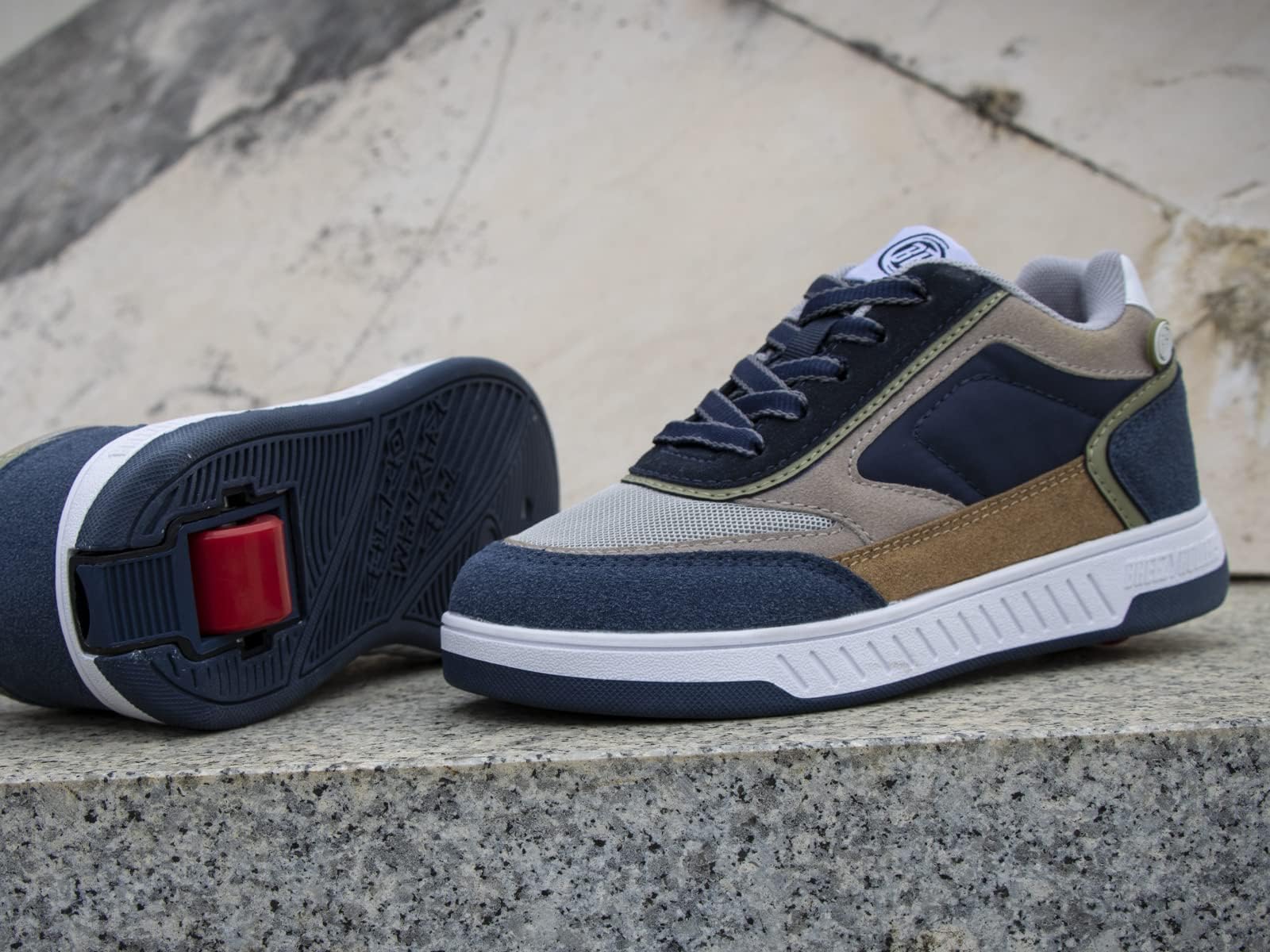 BREEZY ROLLERS Schuhe mit Rollen für Kinder I Rollschuhe-Sneaker Kids I Von Kinder Straßen-Schuhen zu Rollschuh in wenigen Sek. I Patentiertes Klick-System I Turnschuhe mit Rollen für Mädchen & Jungen