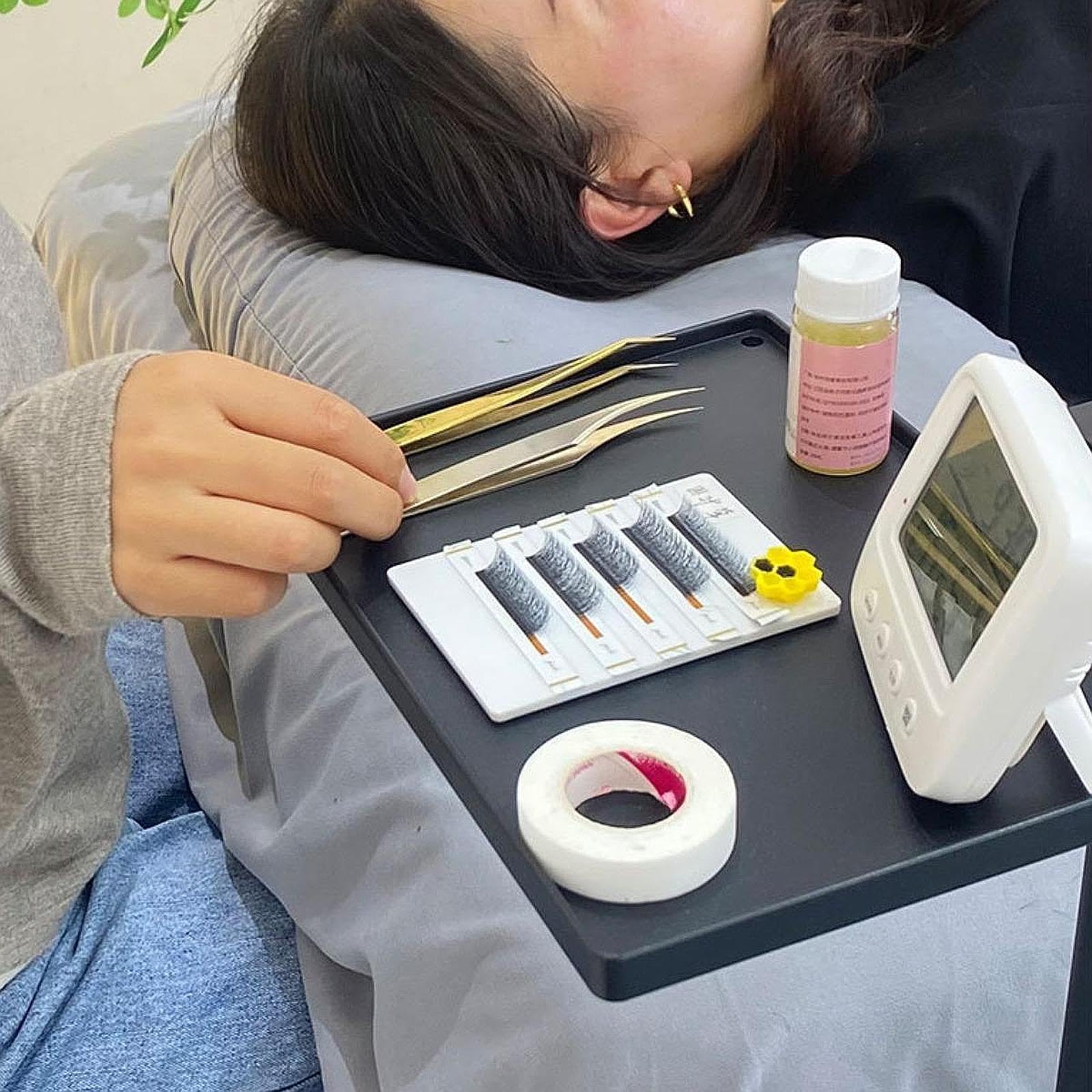 predolo Support de Rangement pour Extensions de Cils, Organisateur de Cil Organisateur de La Lampe à Cilhols de Bac à Cils Stable de Greffe de Salon pour L'enseignement à Domicile, noir