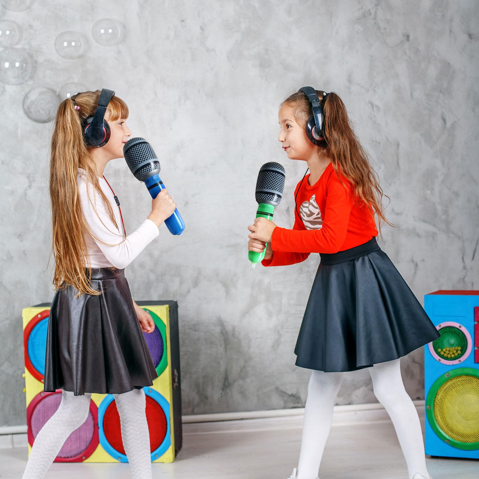 BLMHTWO Juego de 10 micrófonos inflables con diseño de estrella de rock, juguete de pop, accesorio de disfraz para fiestas, globos de color aleatorio BLMHTWO Juego de 10 micrófonos inflables con diseño de estrella de rock, juguete de pop, accesorio de disfraz para fiestas, globos de color aleatorio