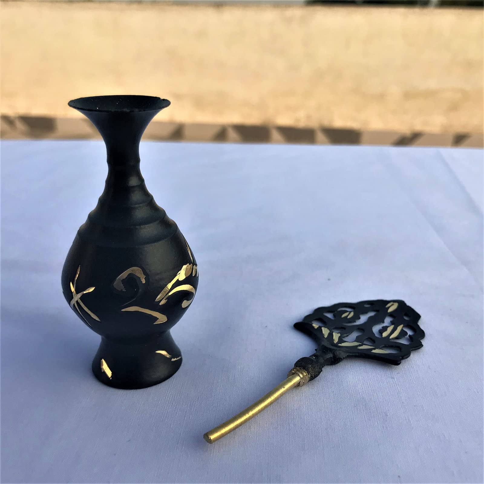 Handcrafted Brass Surma Holder with Applicator Stick – Traditional Kohl Container (Without Surma) 2