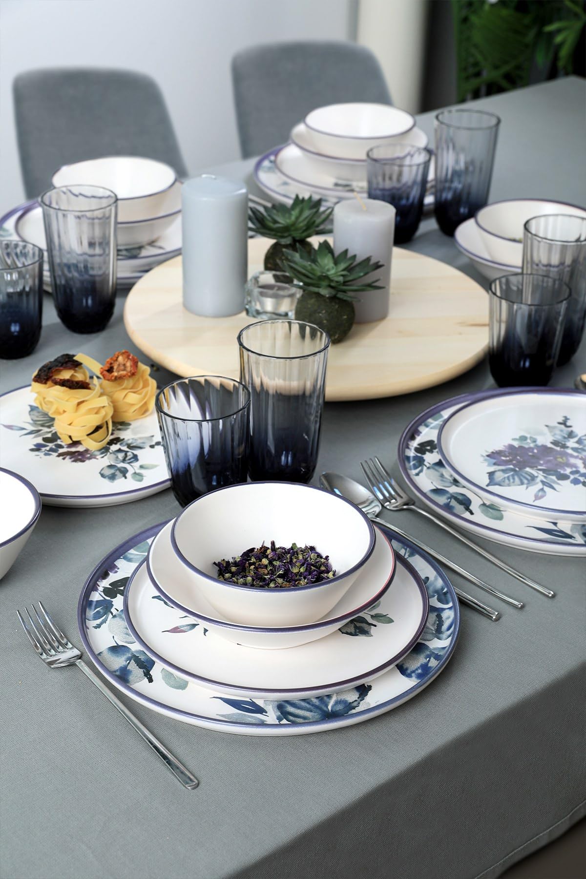 Elegante set da 24 pezzi, in ceramica, antibatterico e facile da pulire, bianco, blu e viola, include 6 piastre di servizio (28 cm), ciotole e dessert