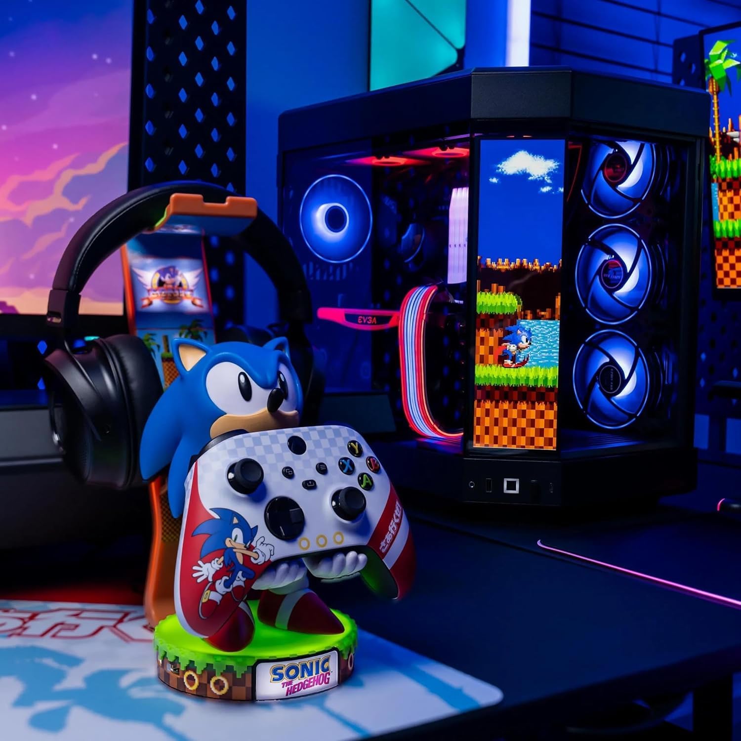 Exquisite Gaming: Sega Sonic Deluxe - Supporto luminoso per cuffie, dispositivo, controller e supporto per telefono, cavo incluso 1,2 m