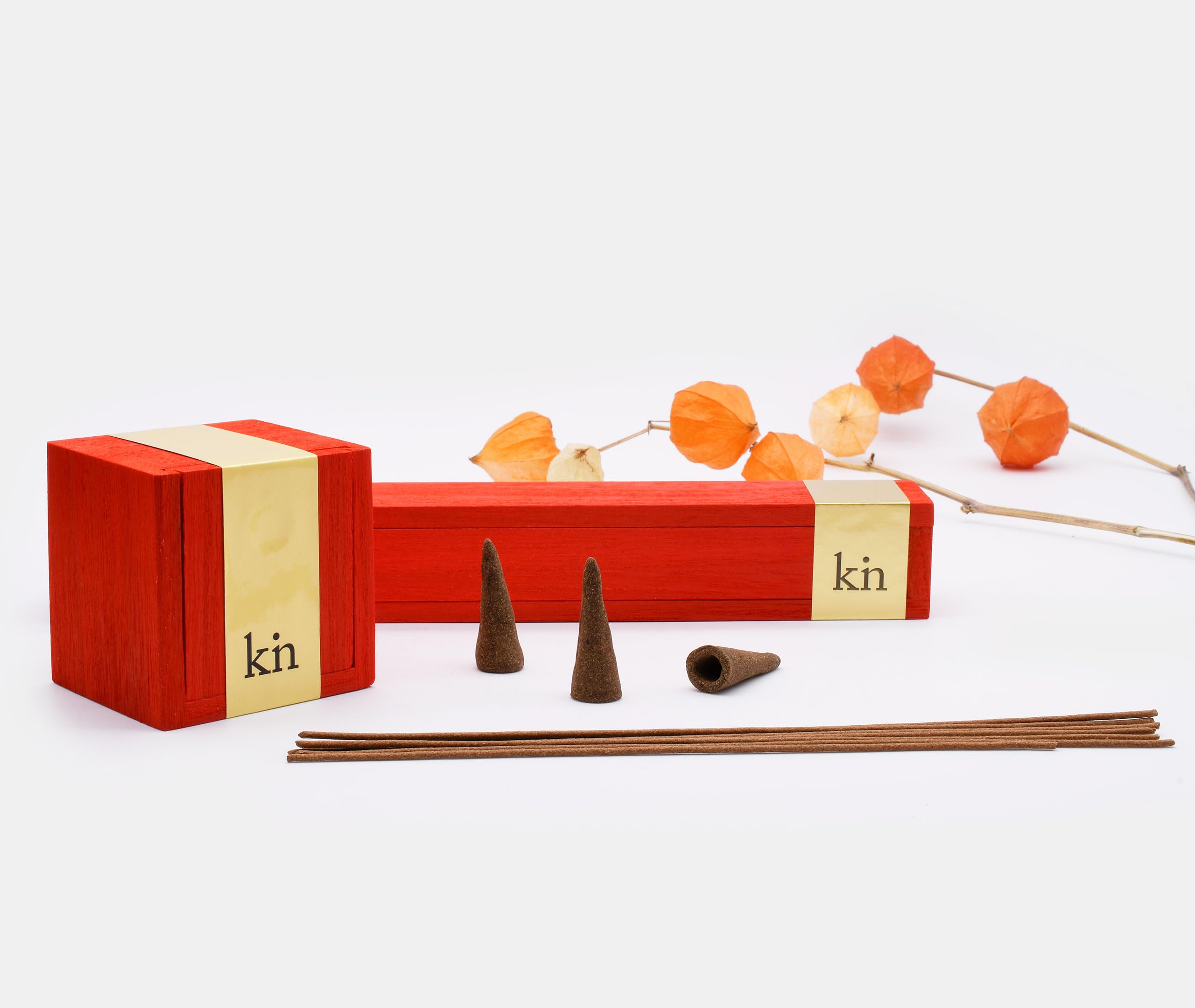 Zen Minded KIN A Touch of Jupi - Bastoncini di incenso cinese di alta qualità, 21 cm, con mandarino naturale e legno di agar in tubo di vetro, con scatola di legno rossa, per meditazione, aromaterapia