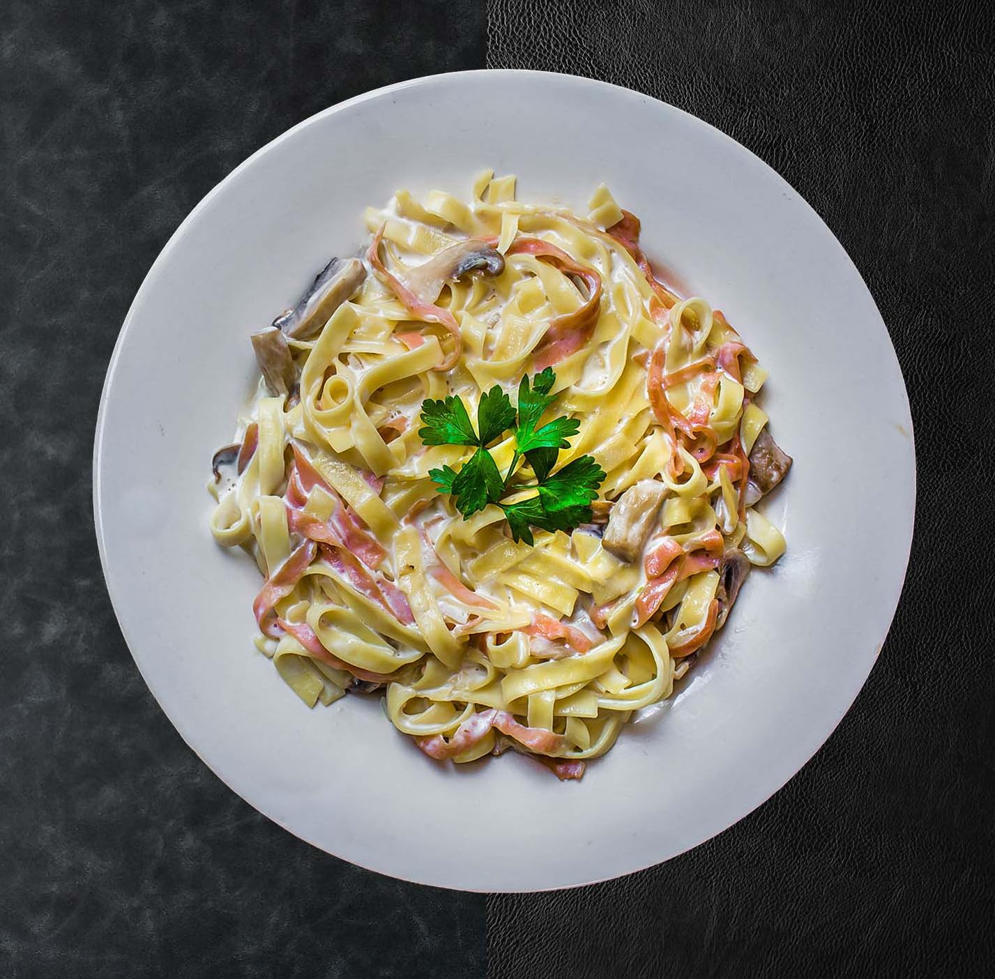 SET 12 pz personalizzabili tovagliette lavabili americane tovagliette ecopelle lavabile antimacchia, per casa, cucina, ristorante, hotel. (Tortora liscio, 12pz - M)