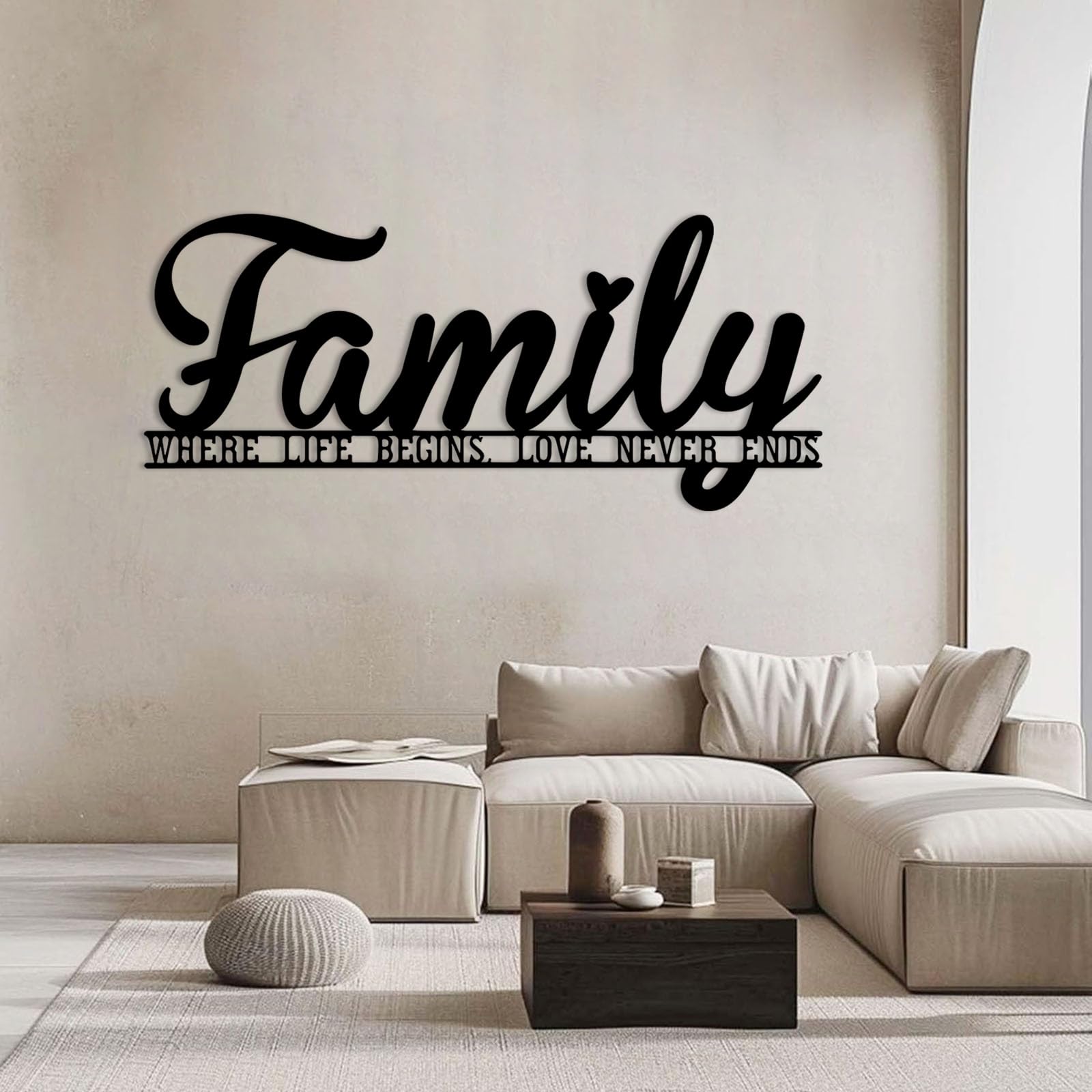 Großes Wandbild „Familie“ aus schwarzem Metall, hängender Metallbuchstabe im Landhausstil, Moderne Skulptur mit Familienmotiv für Wohnzimmer, Schlafzimmer, Flur und Treppenhaus (Weiß)