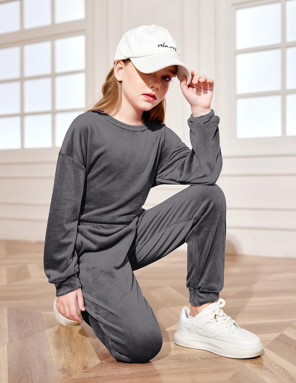 Arshiner Girls 2 Piece Outfit Sweatsuits Set Kids Velour Sweatshirts & Sweatpants Tracksuits Set for Girls