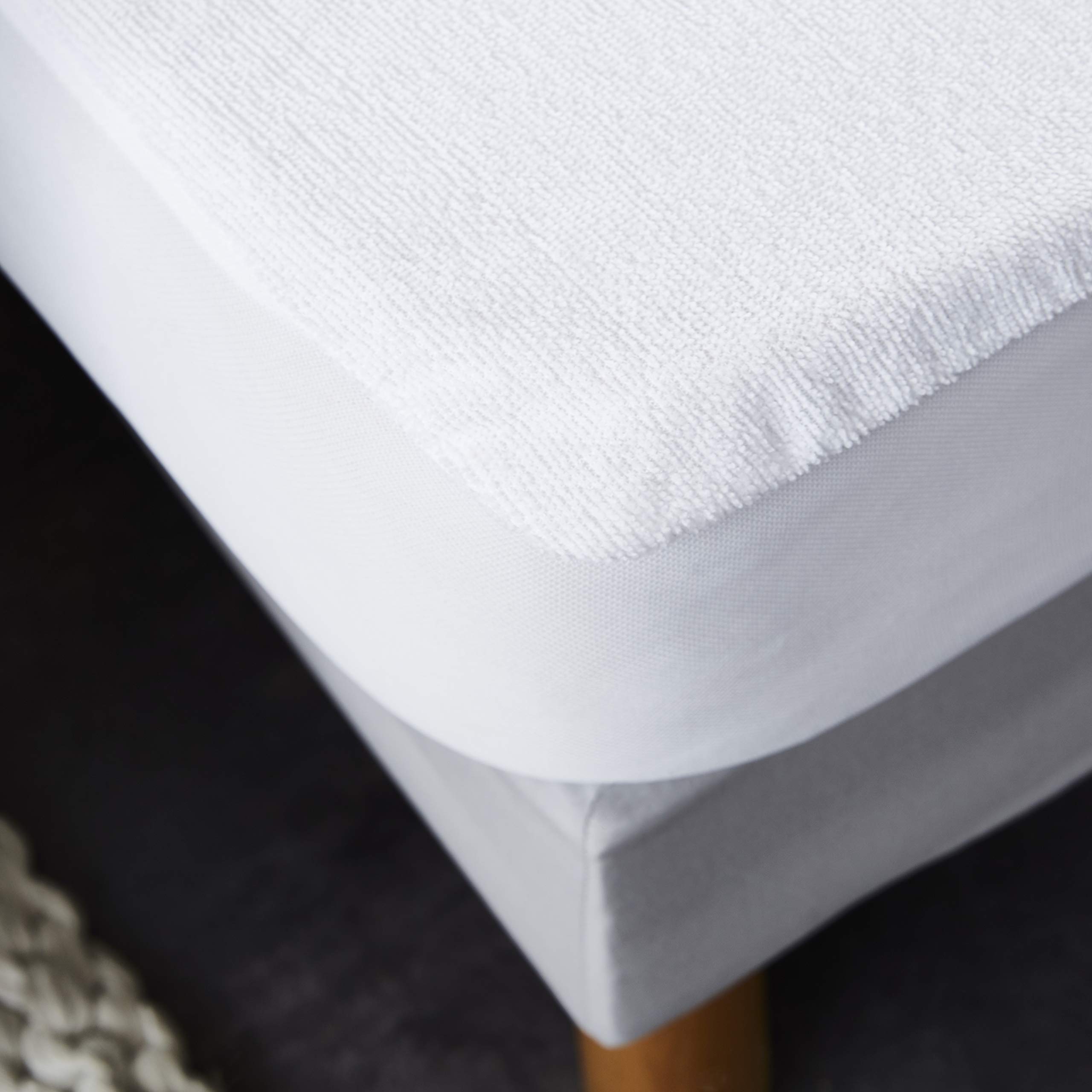 SWEET NIGHT - Protège-Matelas bébé 70x140 cm Imperméable - Alèse Lavable en Machine 90°C - Respirant & Silencieux - Forme Drap-Housse Bonnet 15 cm - Certifié Oeko-Tex