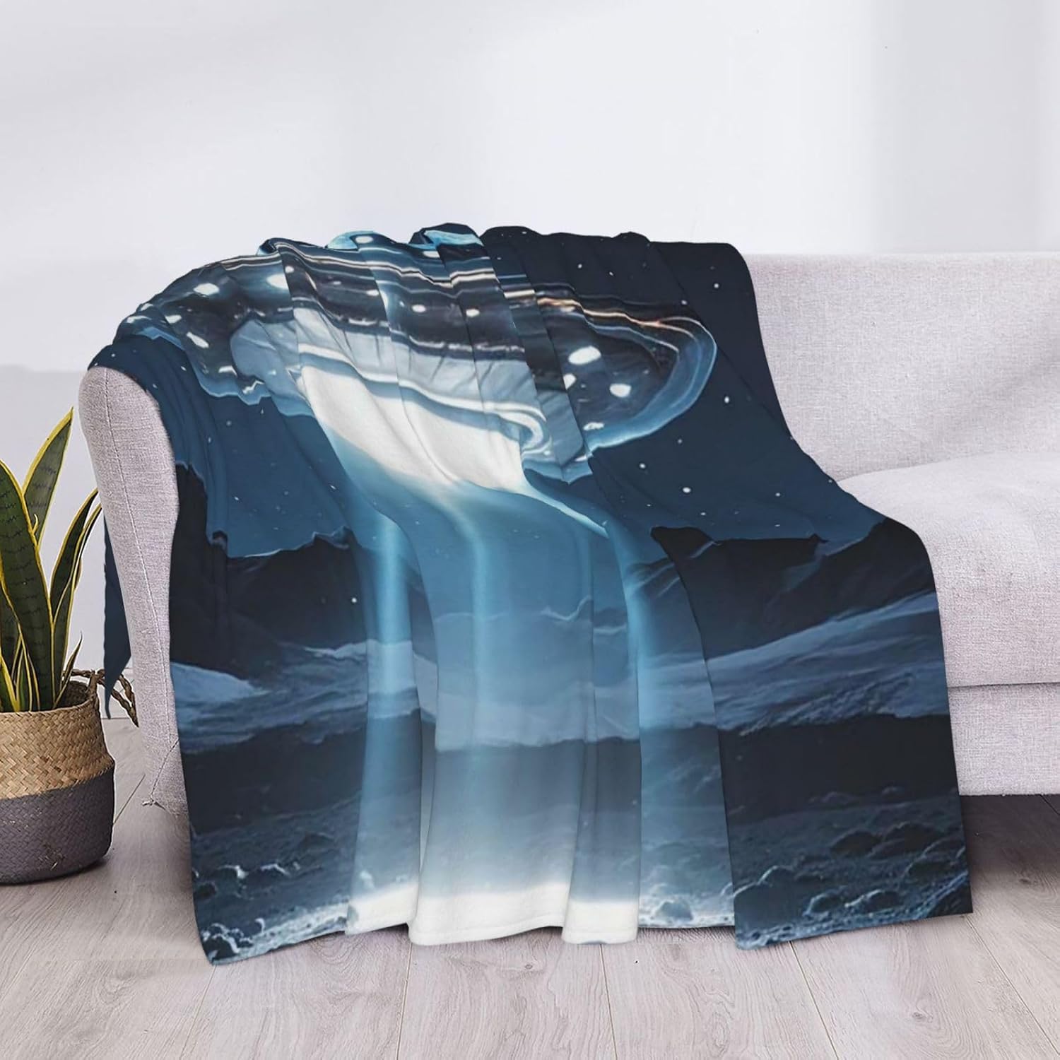 Throw Blanket for Couch Thick Soft Fleece Blankets Warm Cozy Air Conditioning Quilt All Seasons UFO at Night Blanket Lightweight Flannel Fuzzy Blankets for Bed Couch Living Room Sofa 60"x50"