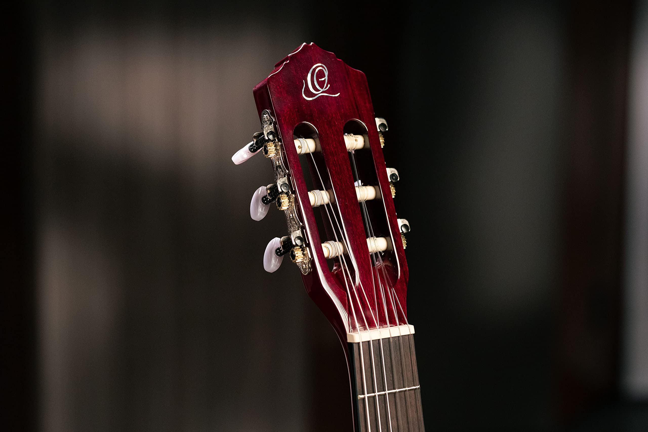 Ortega Guitars 7/8 Konzert Gitarre – Family Series – Inklusive Gig Bag – Fichte, Mahagoni, Rot (R121-7/8WR)